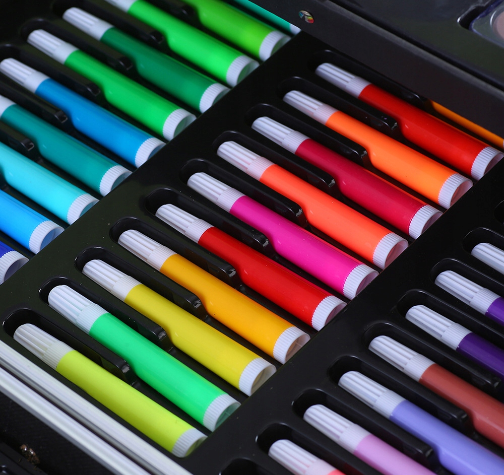 ZESTAW ARTYSTYCZNY PLASTYCZNY DO MALOWANIA KREDKI WALIZKA DLA DZIECI 144 EL Bohater brak