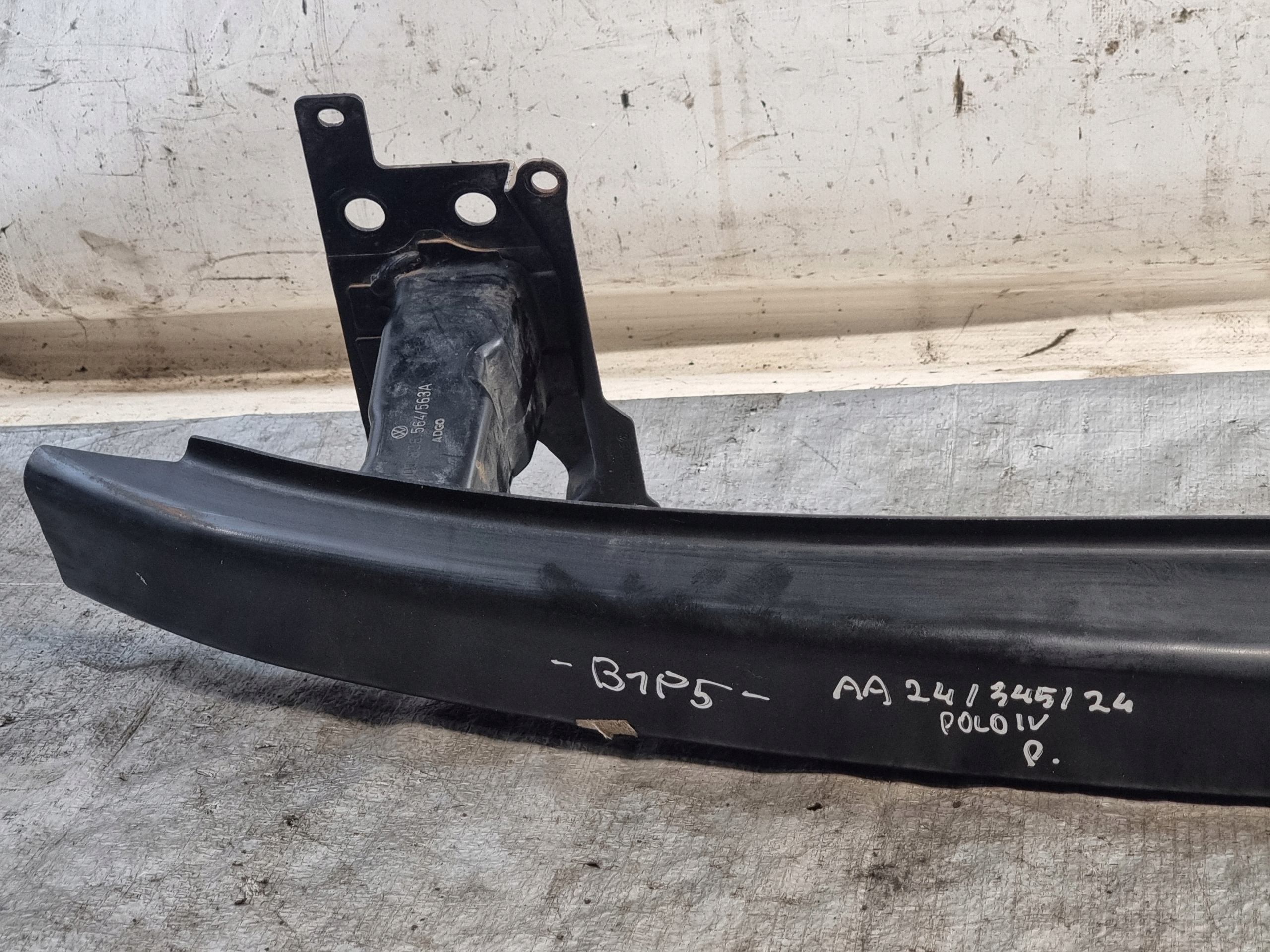 bumper support front OE 6Q0806563A VW POLO IV 4 LIFT 06r.