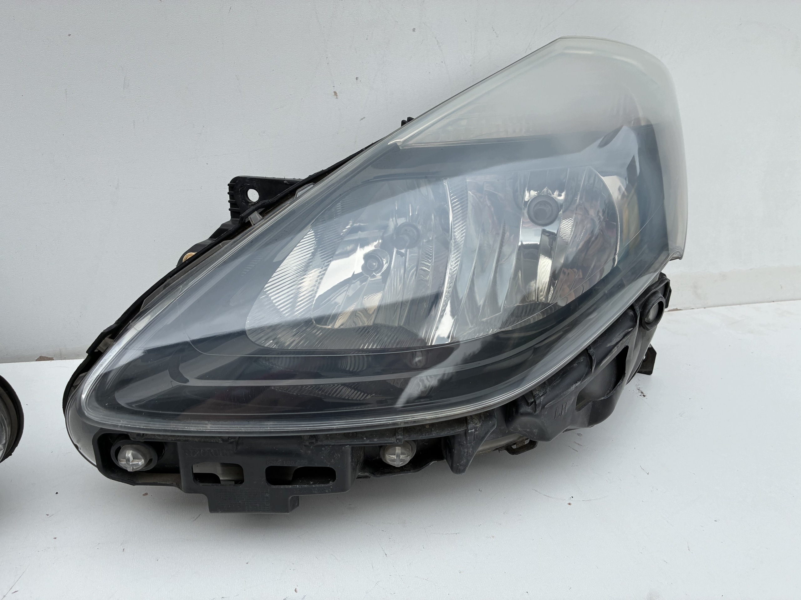 Reflektor light front front right left Renault Clio III Lift 09-12r. Eu