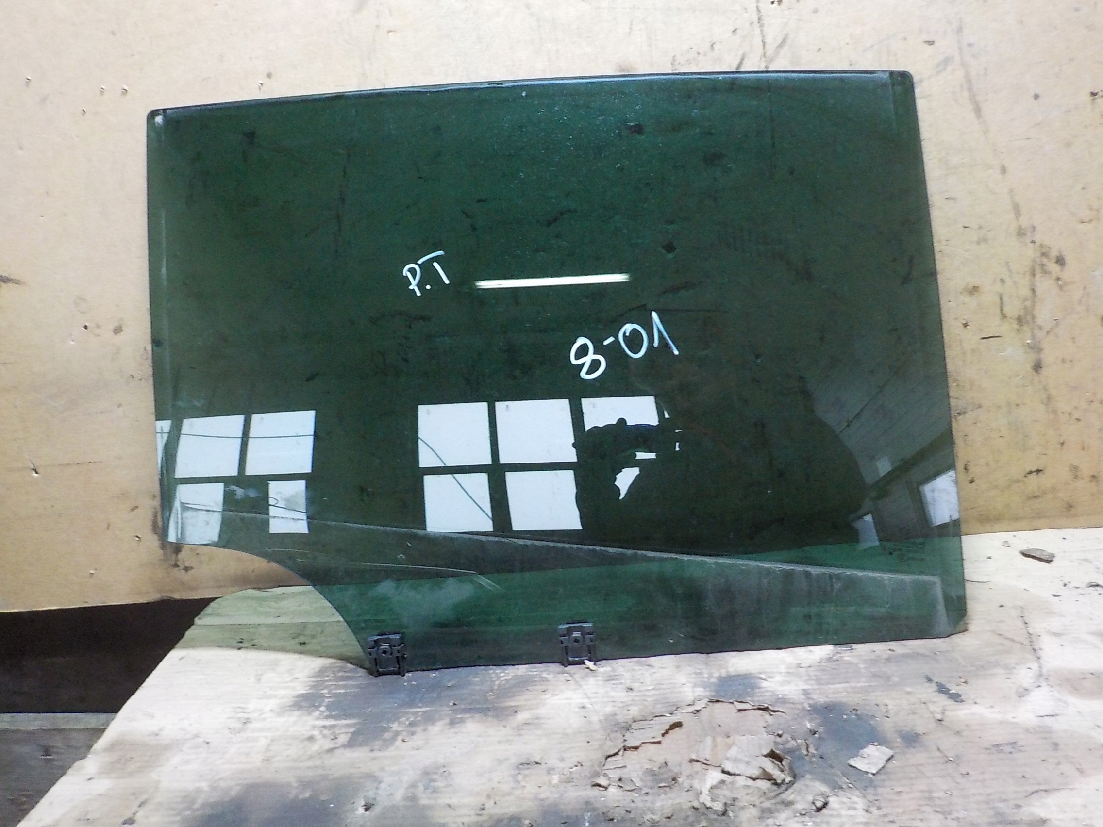 Заднє праве скло PEUGEOT 3008 1.6 EHDi