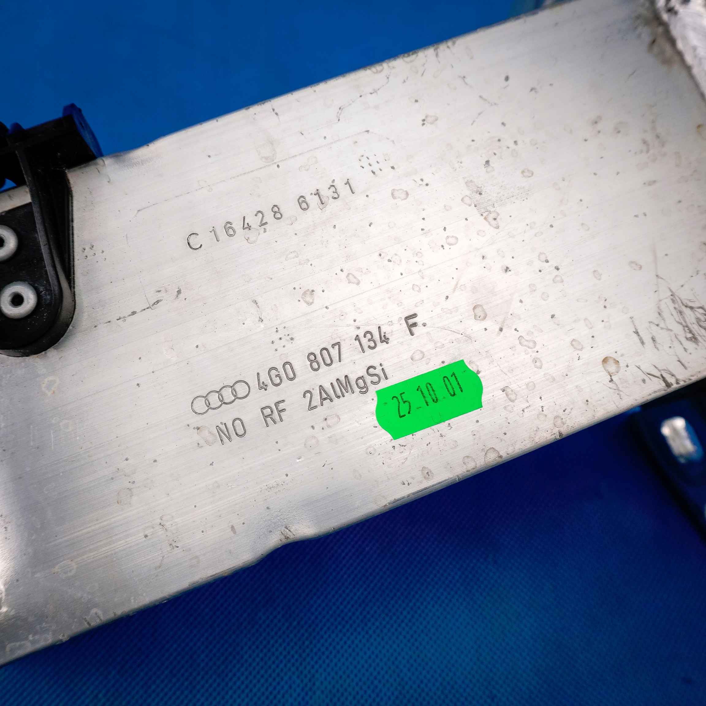 console siders of a bumper right Audi A6 4G A7 4G8 4G0807134F
