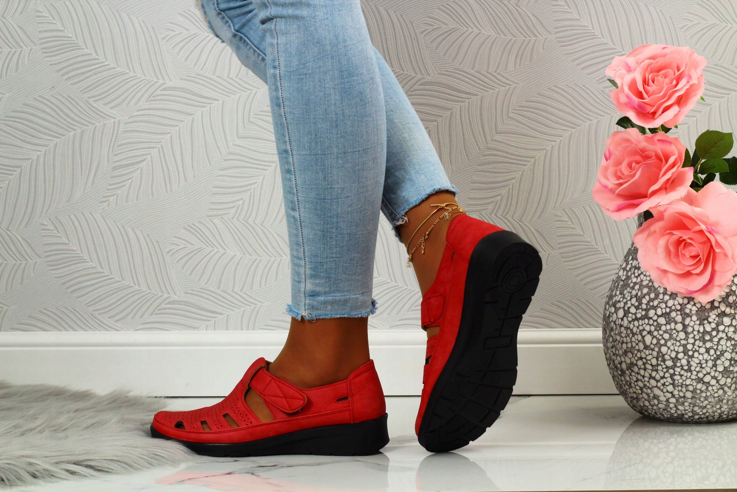 PÓŁBUTY DAMSKIE WIOSENNE RZEP AŻUROWE SKÓRA NISKIE Długość wkładki 27 cm