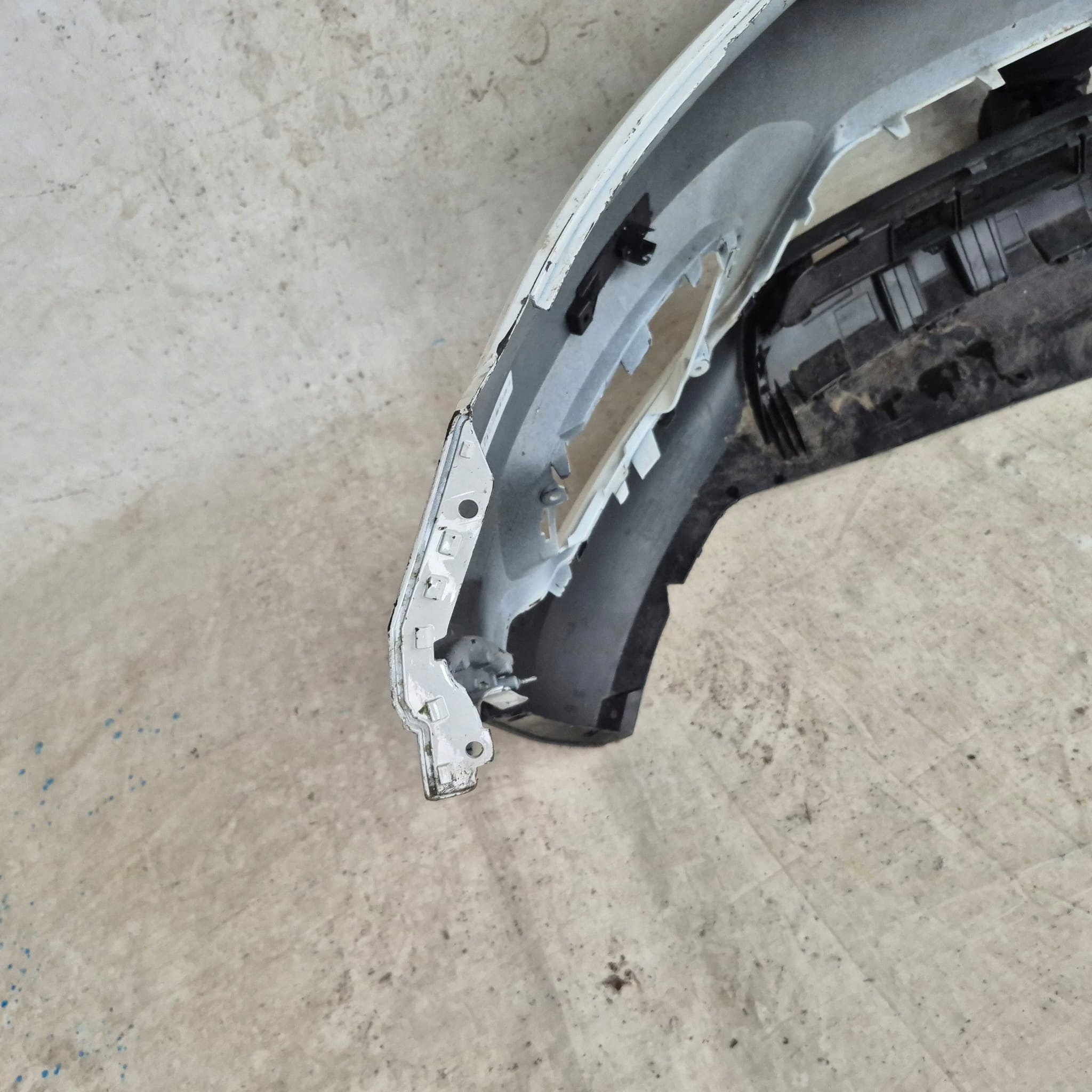 VOLVO XC40 17-22 bumper front front PDC