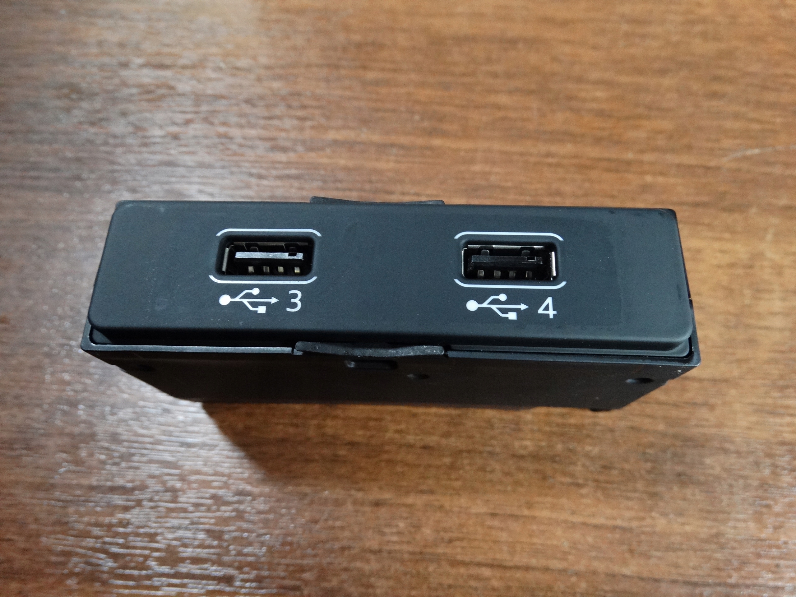 IDEALNY PANEL ZLACZE USB X2 AUDI A6 A7 C8 Q7 Q8 1 9