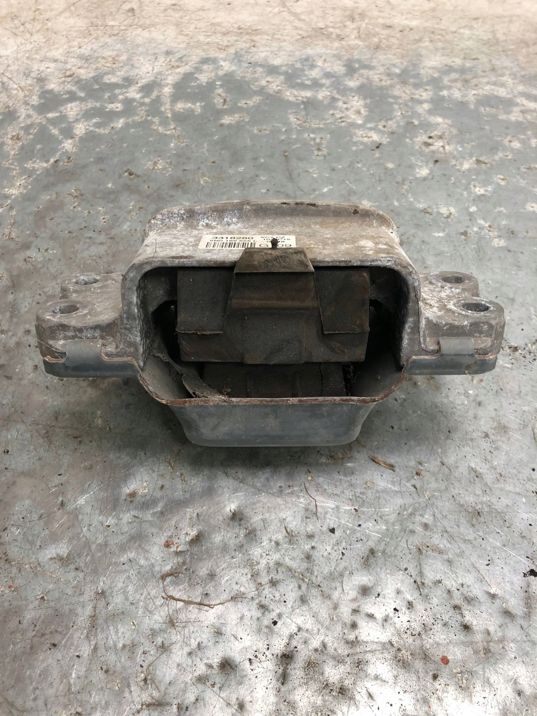 holder engine mount VW SKODA AUDI 5N0199555L