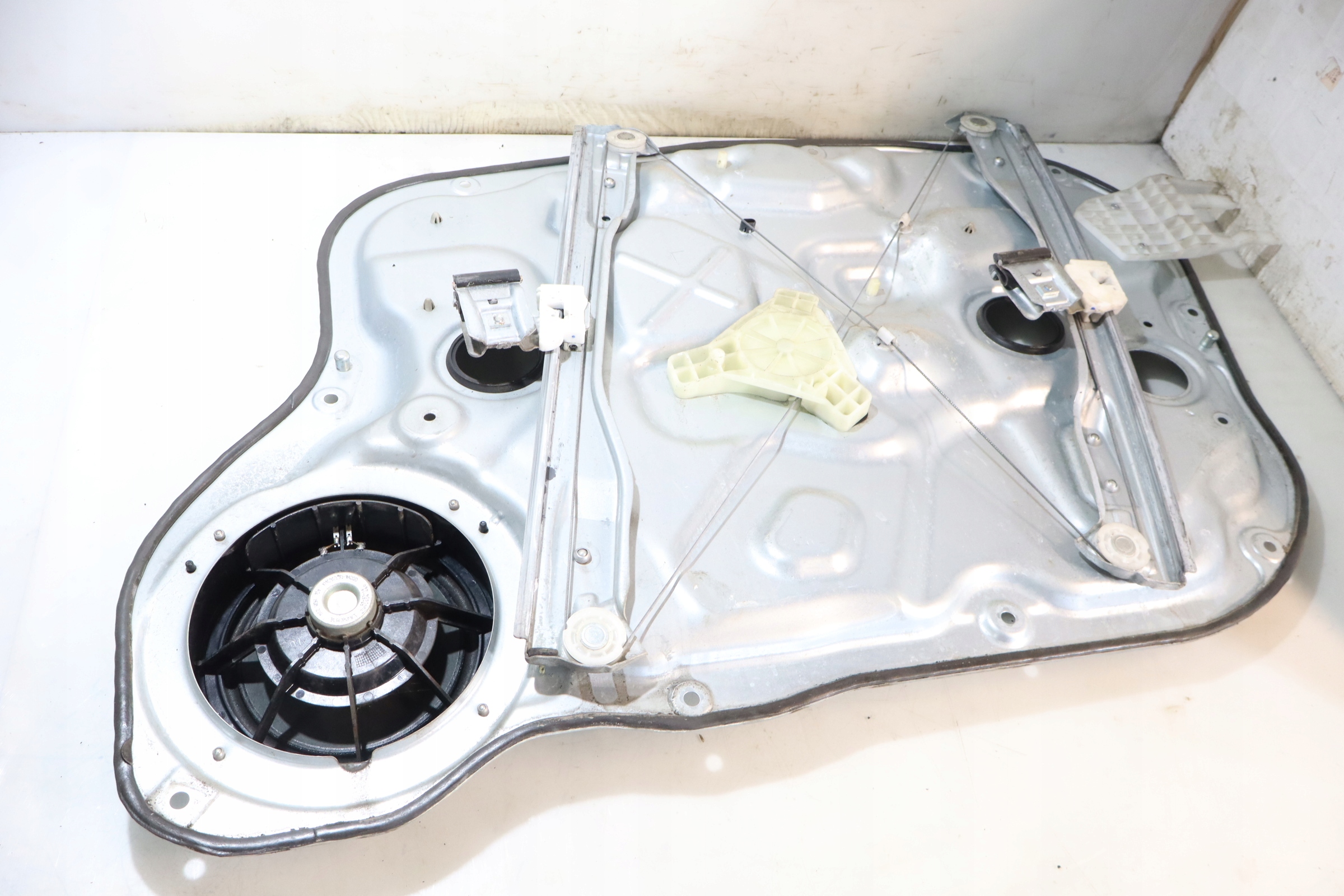 MECHANIZM SZYB LEWY PRZÓD KIA CEED I Stan opakowania zastępcze