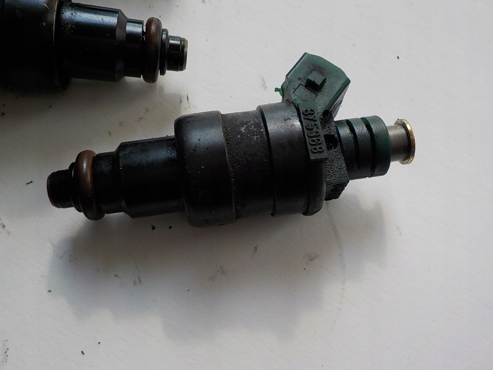RENAULT KANGOO CLIO 1.4 8V B injector 875368