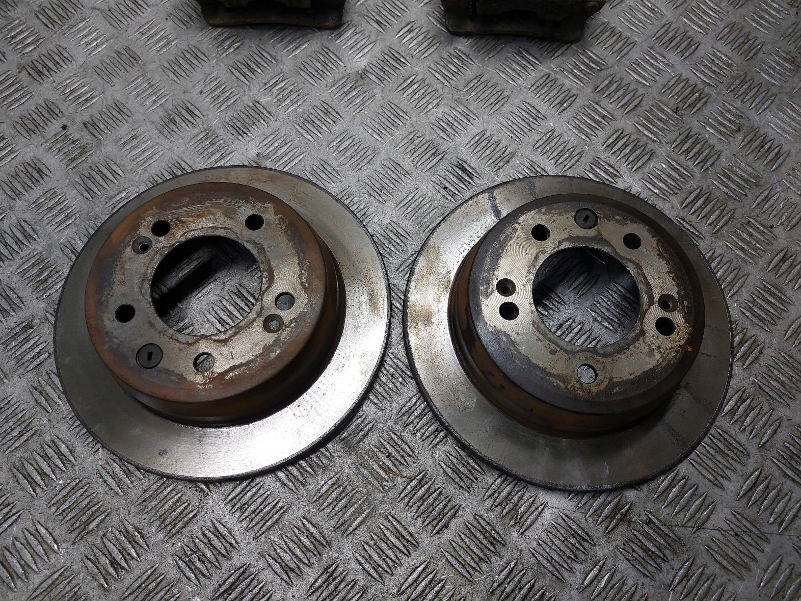 discs brake rear part + calipers HYUNDAI I30 and 1.6 CRDI