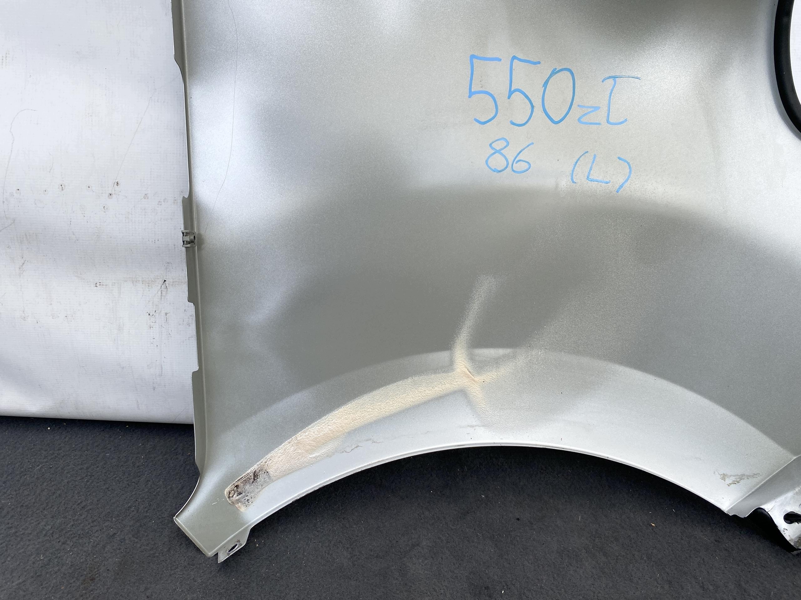 RENAULT MASTER 3 10- fender front front SREBRNY left 631010504R
