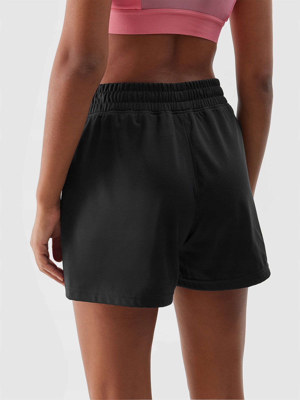 SPODENKI 4F DAMSKIE TRENINGOWE SZYBKOSCHNĄCE - CZARNE r. XL Kod producenta 4FWSS24TFSHF386