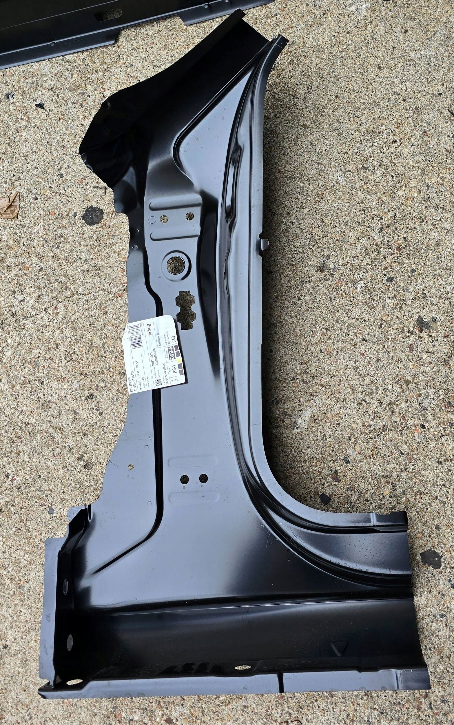 Audi A4 S4 B9 8W 2019 right side pillar central