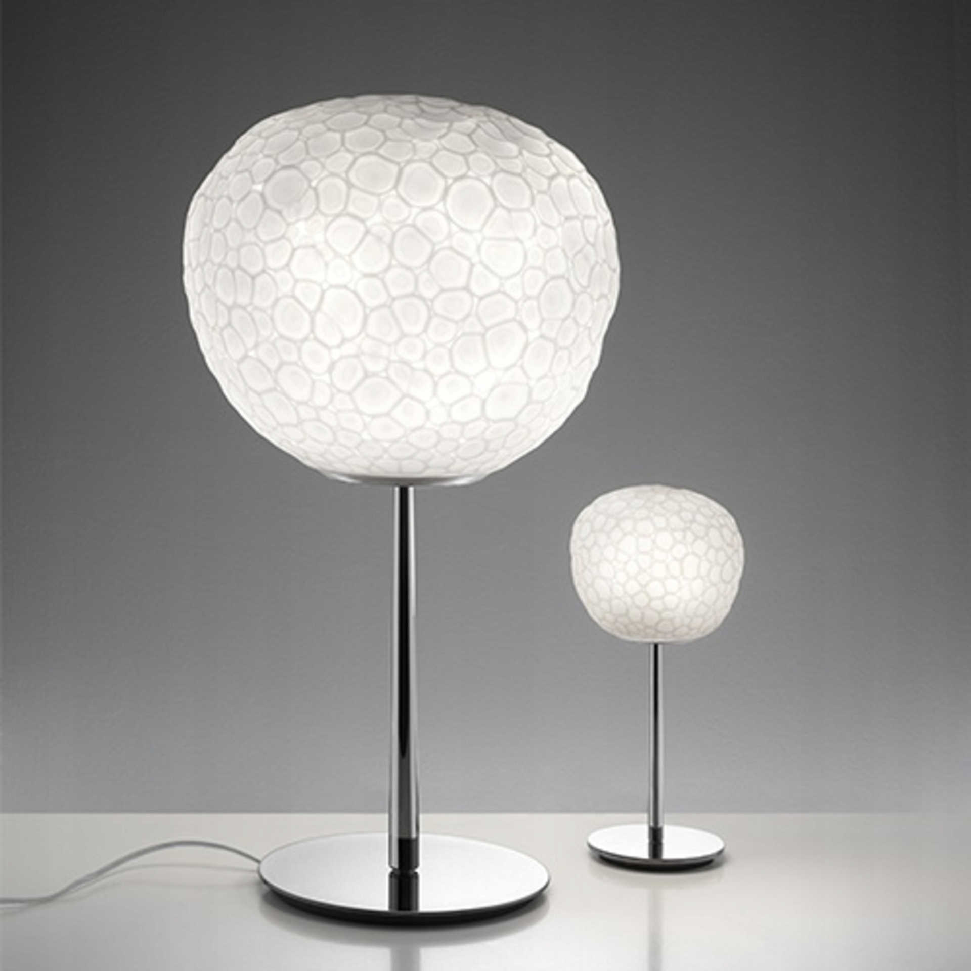 Artemide Meteorite 35 Halo stolná lampa, dizajnové svietidlo, biela, 64,6 cm
