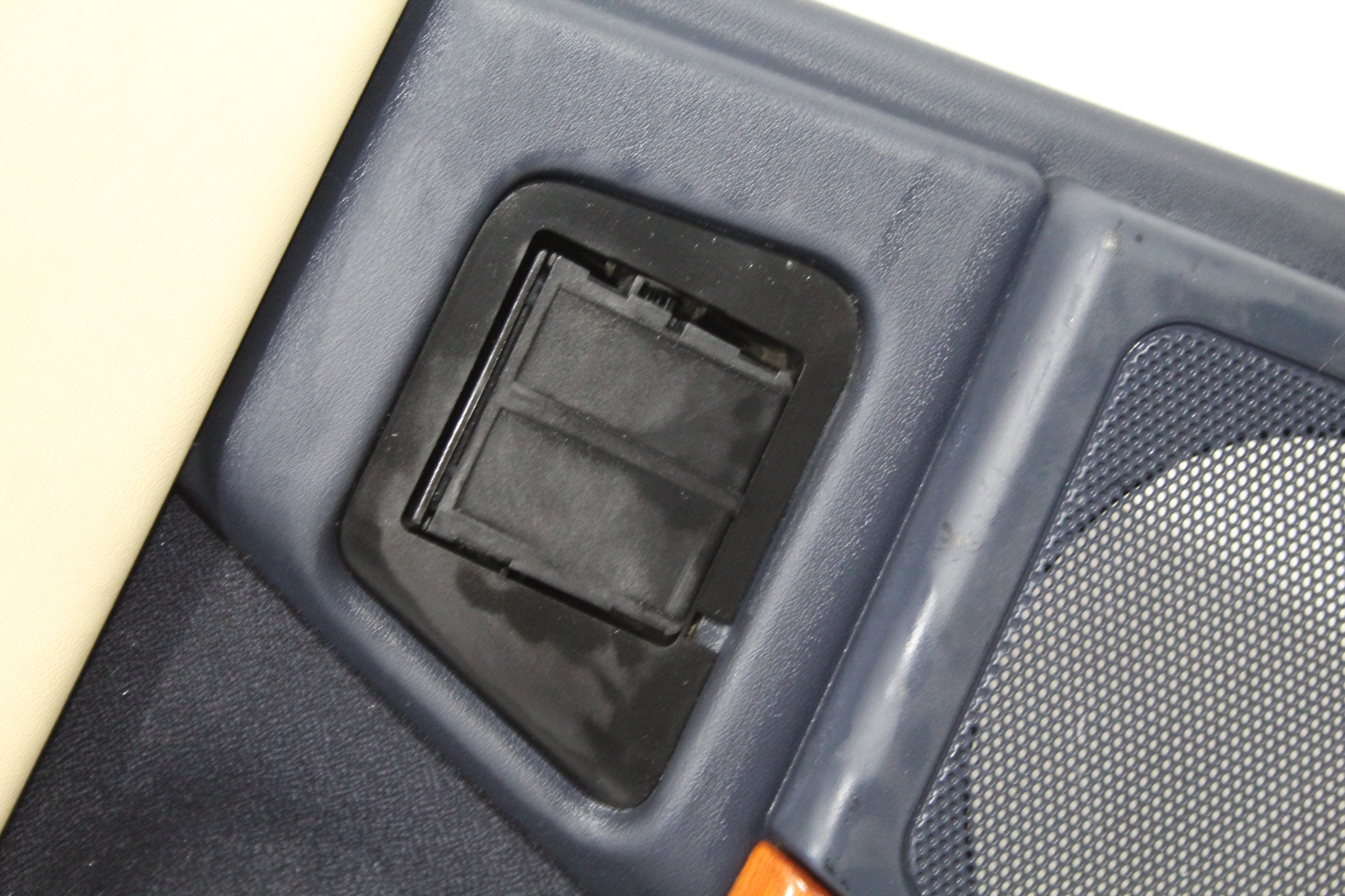 side door left rear part RANGE ROVER VOGUE III L32