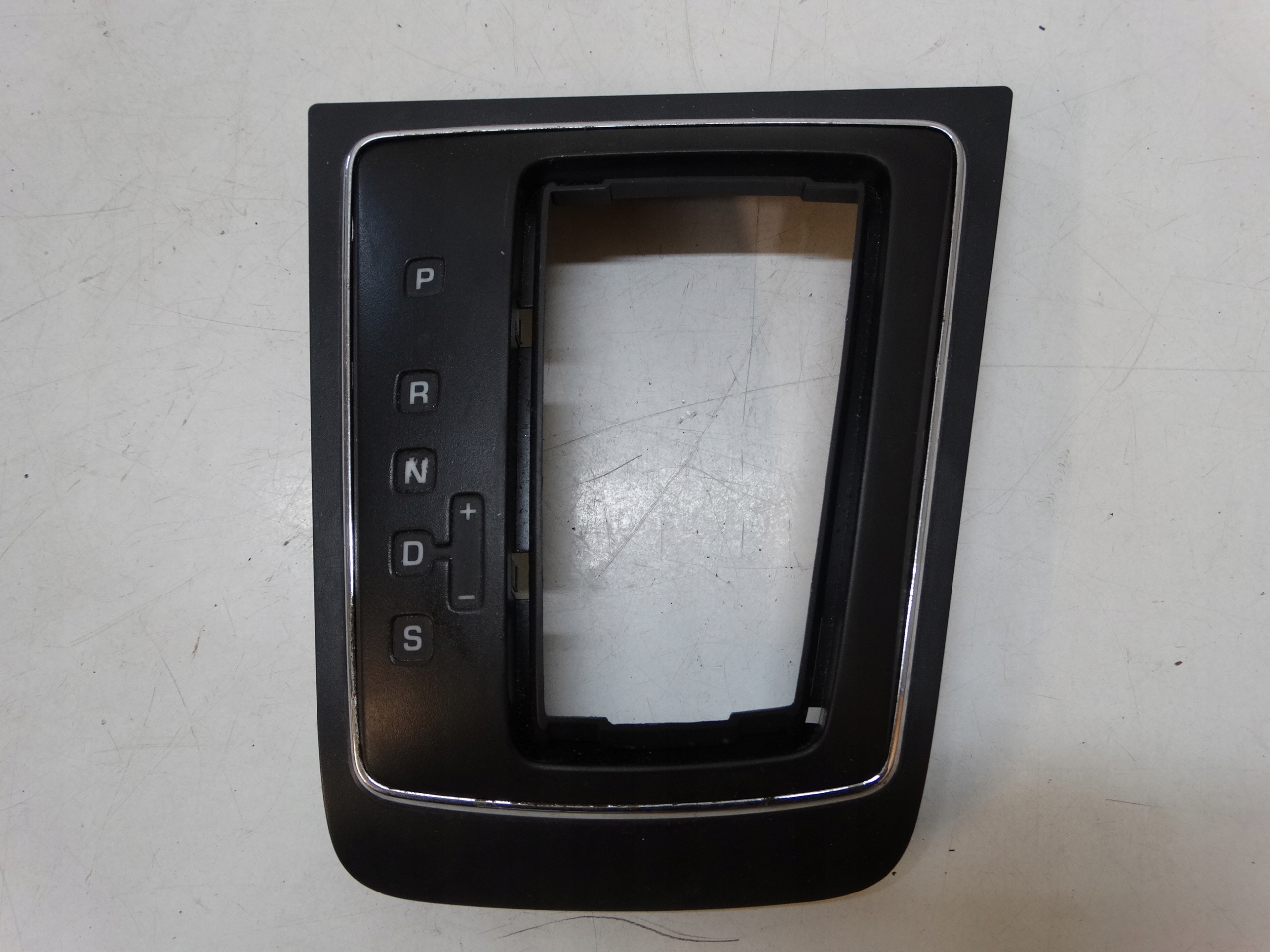 РАМКА + ПІДСВІЧУВАННЯ OCTAVIA II DSG 1Z1713111