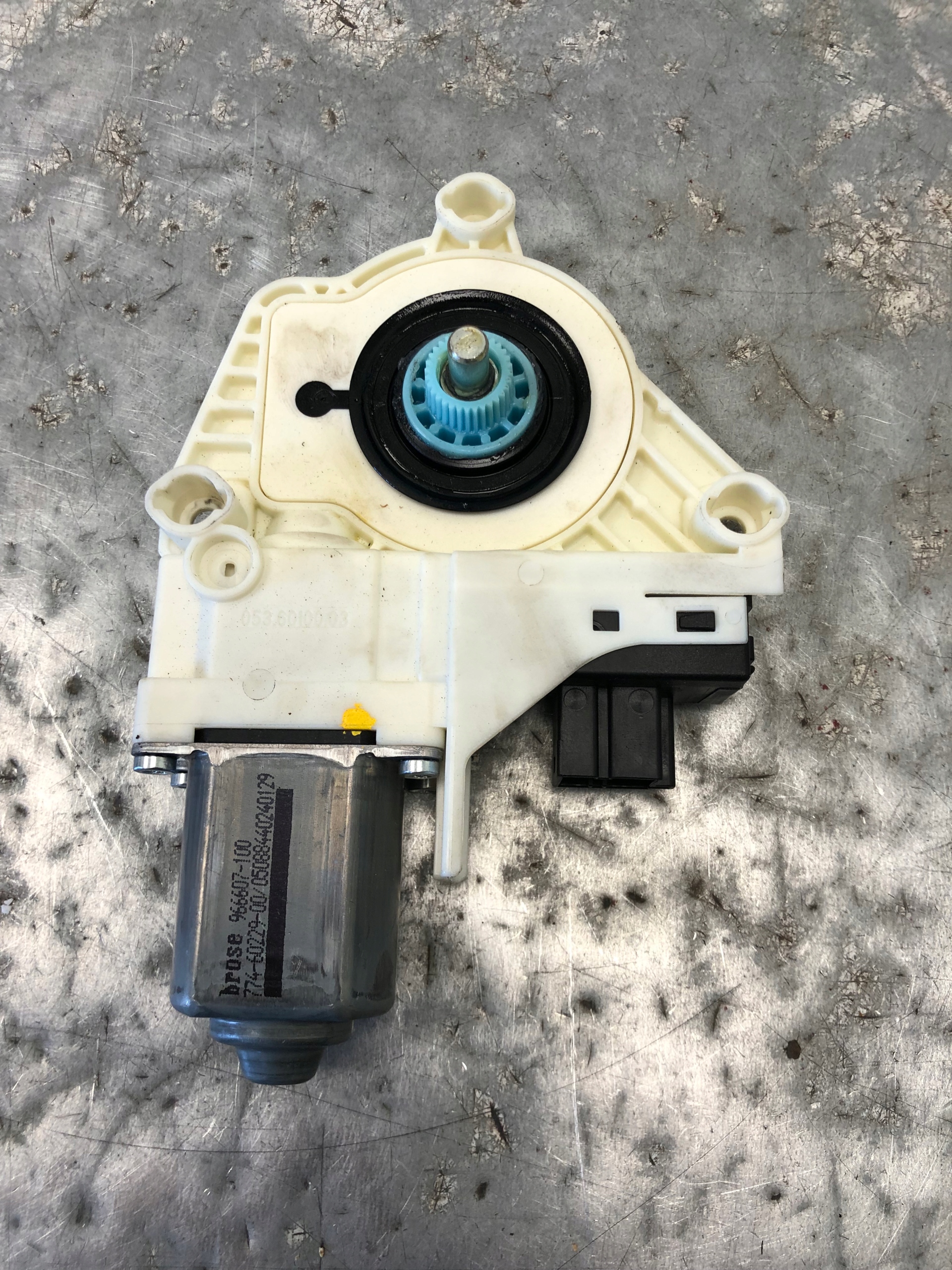 mini motor windows right rear part AUDI A4 B8 8K0959812
