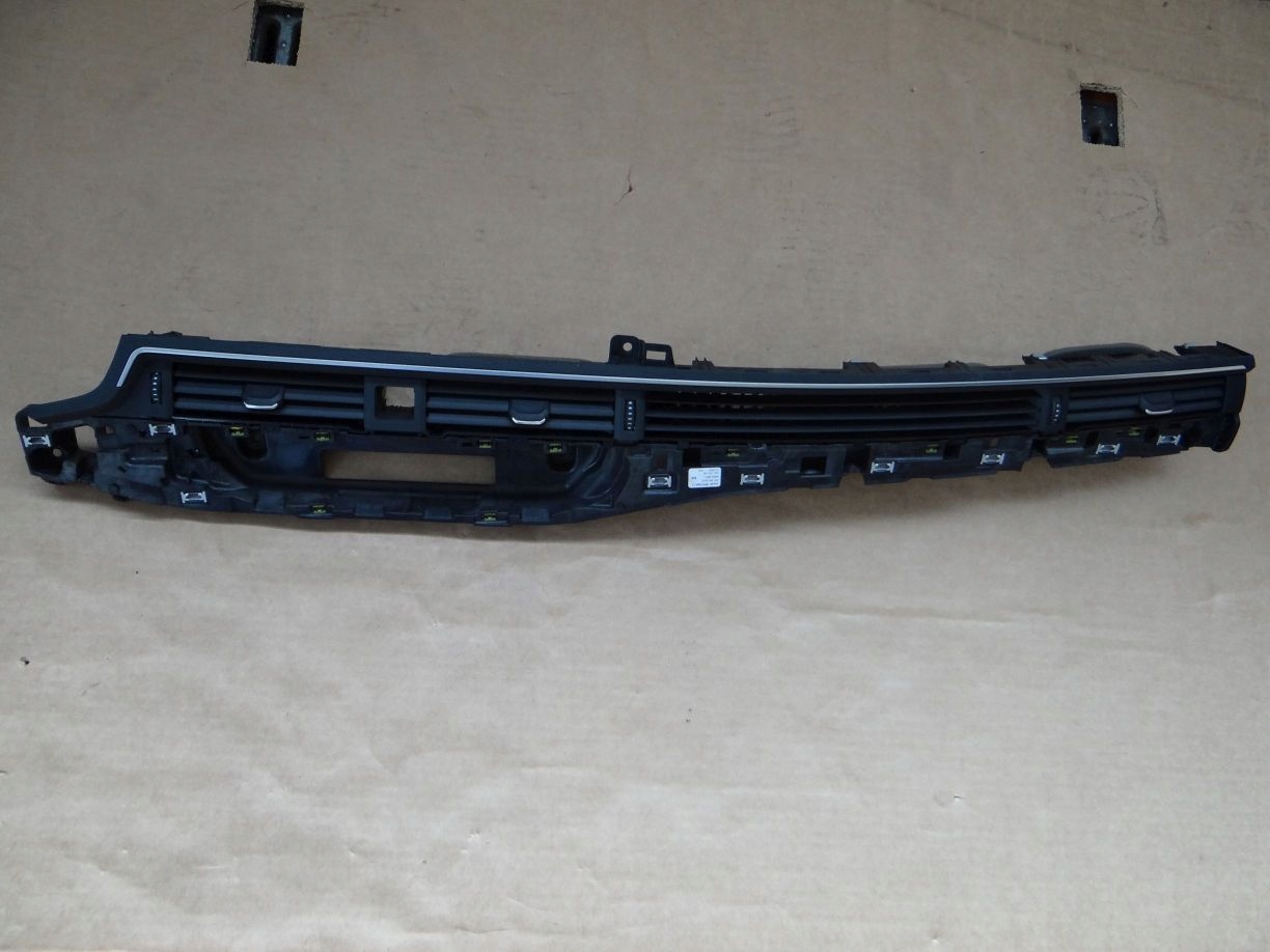 0000000000 - Вентиляційна решітка 8w1820902a Audi A4 B9