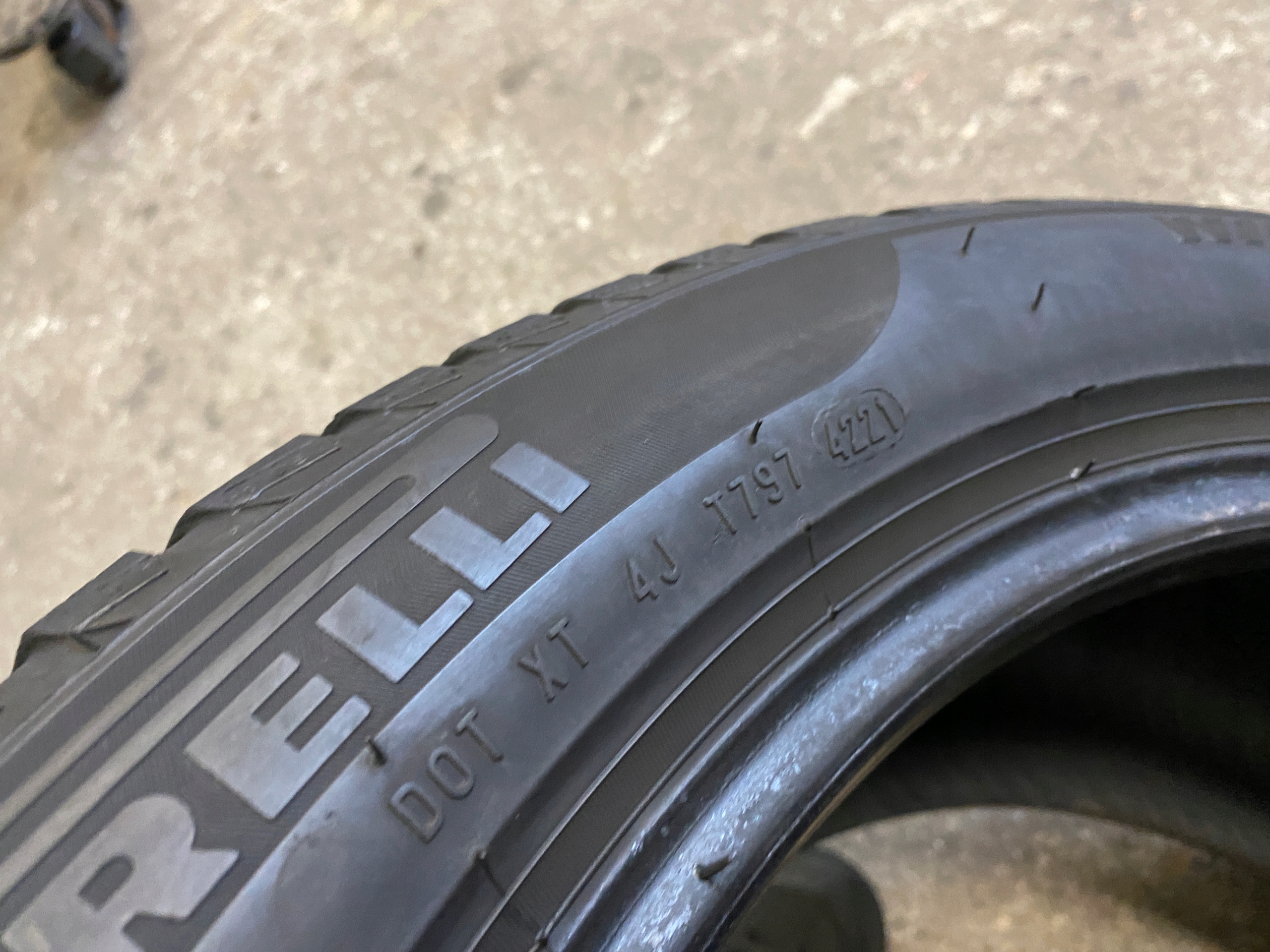 2 tyres winter 245/45R18 100V Pirelli Winter Sottozero 3 6,5mm