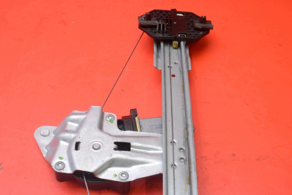 window regulator left front EU 807213282R DACIA SANDERO 2 II 5D HB 13-16