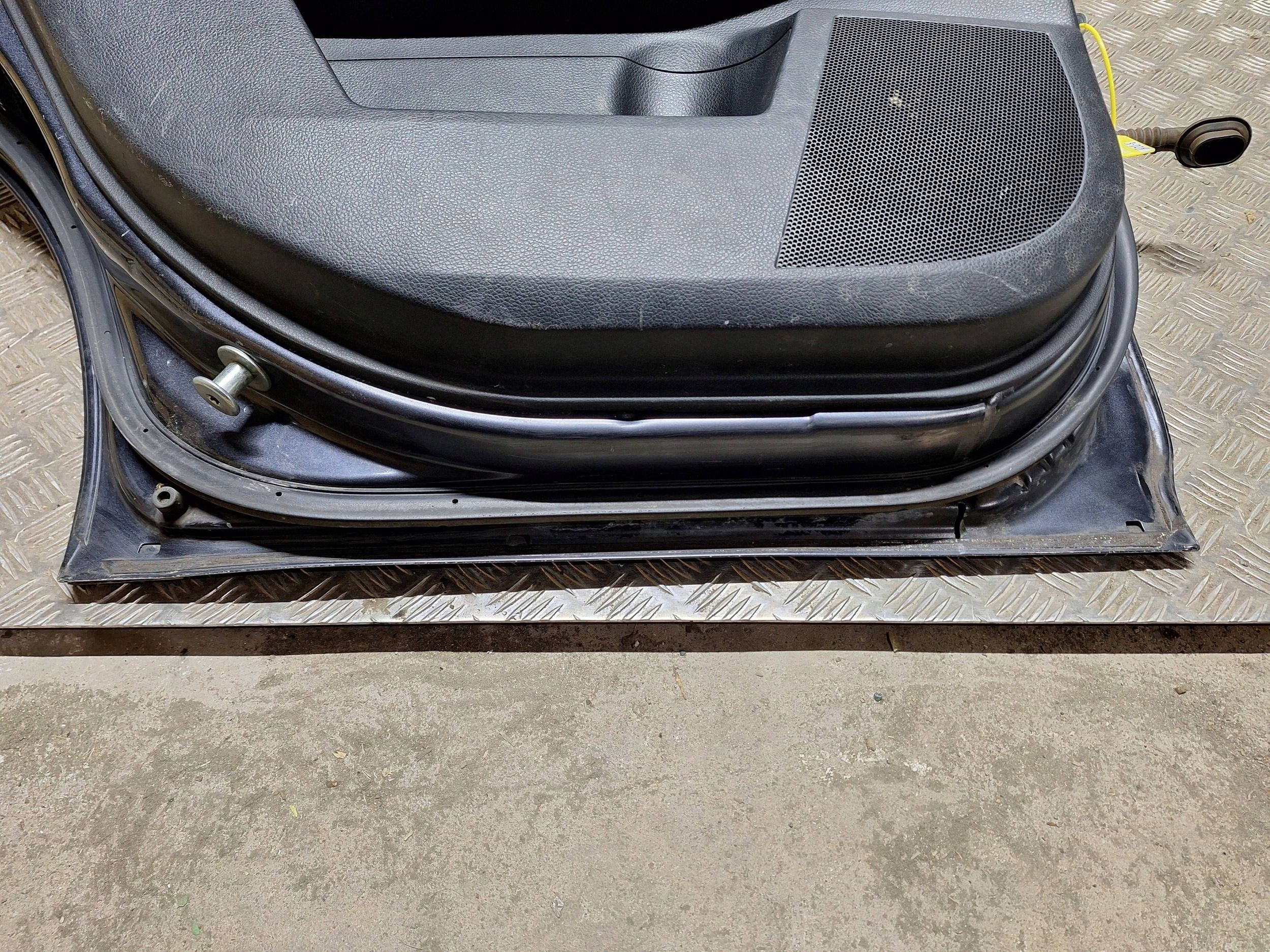 door rear part left SUBARU OUTBACK IV 09-14 complete