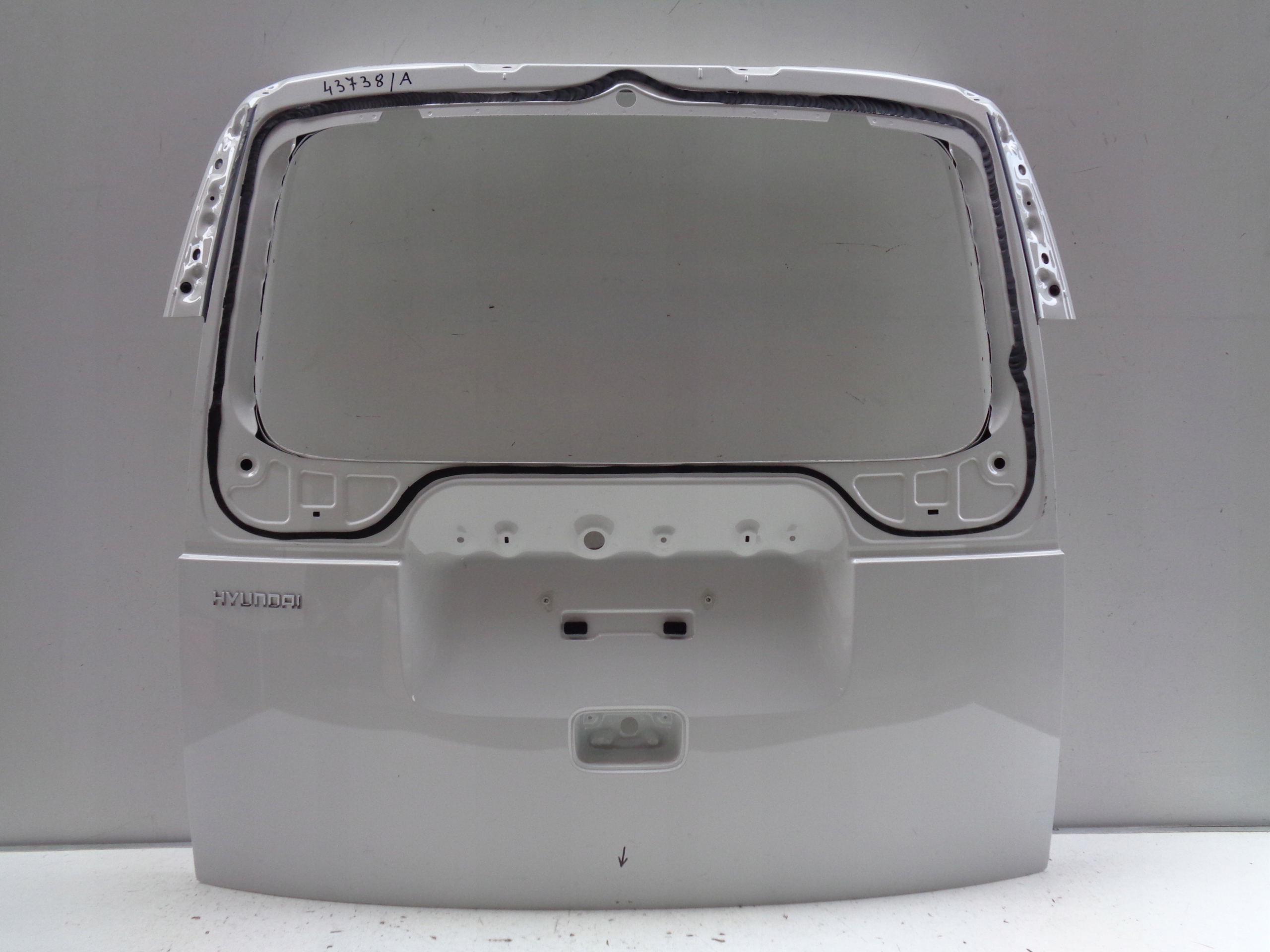 boot doors HYUNDAI STARIA 21- NR 43738