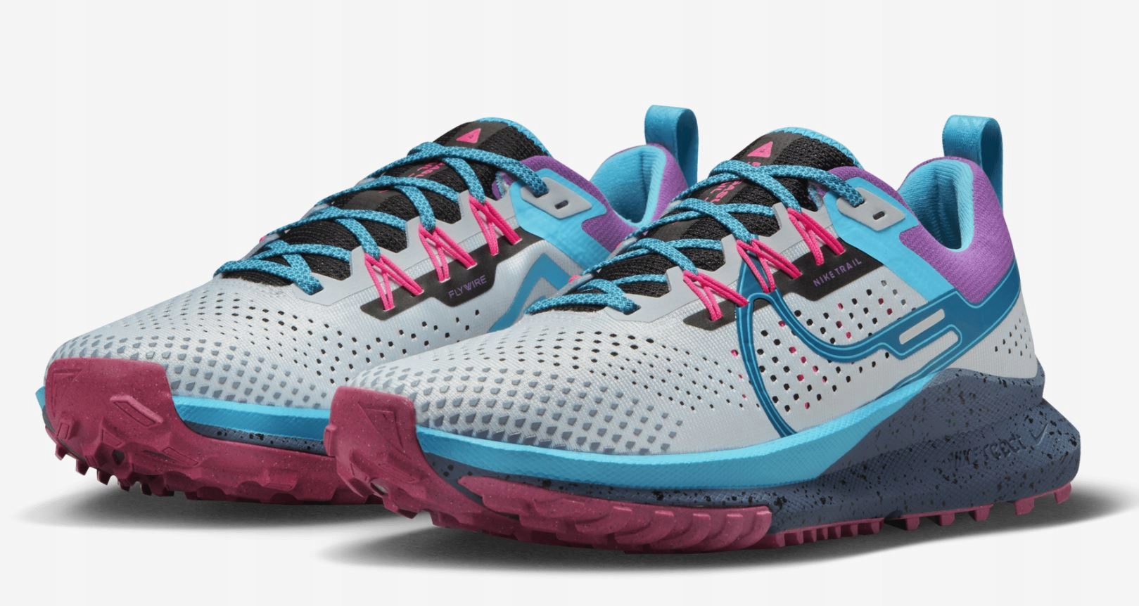 Damskie buty trailowe Nike Pegasus Trail 4 Se r.40 25,5 cm