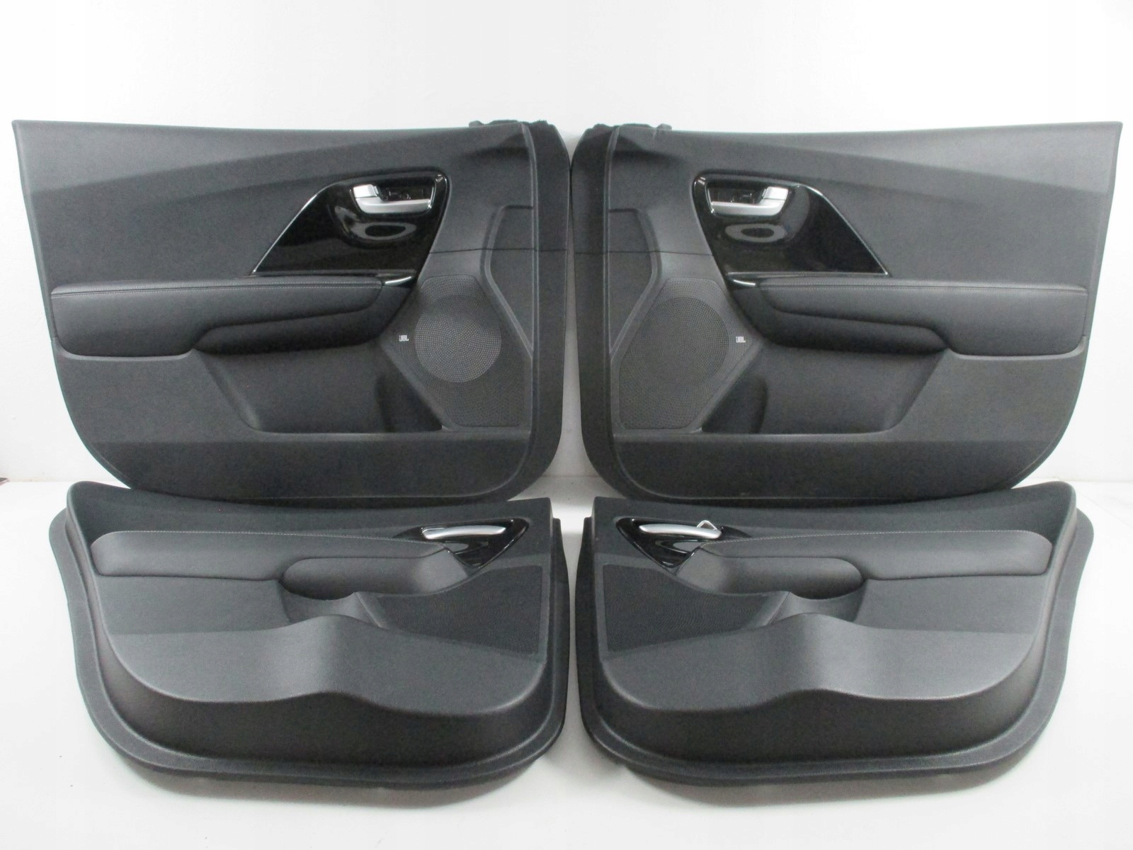 Оббивка дверей KIA NIRO 21R шкіра JBL передня