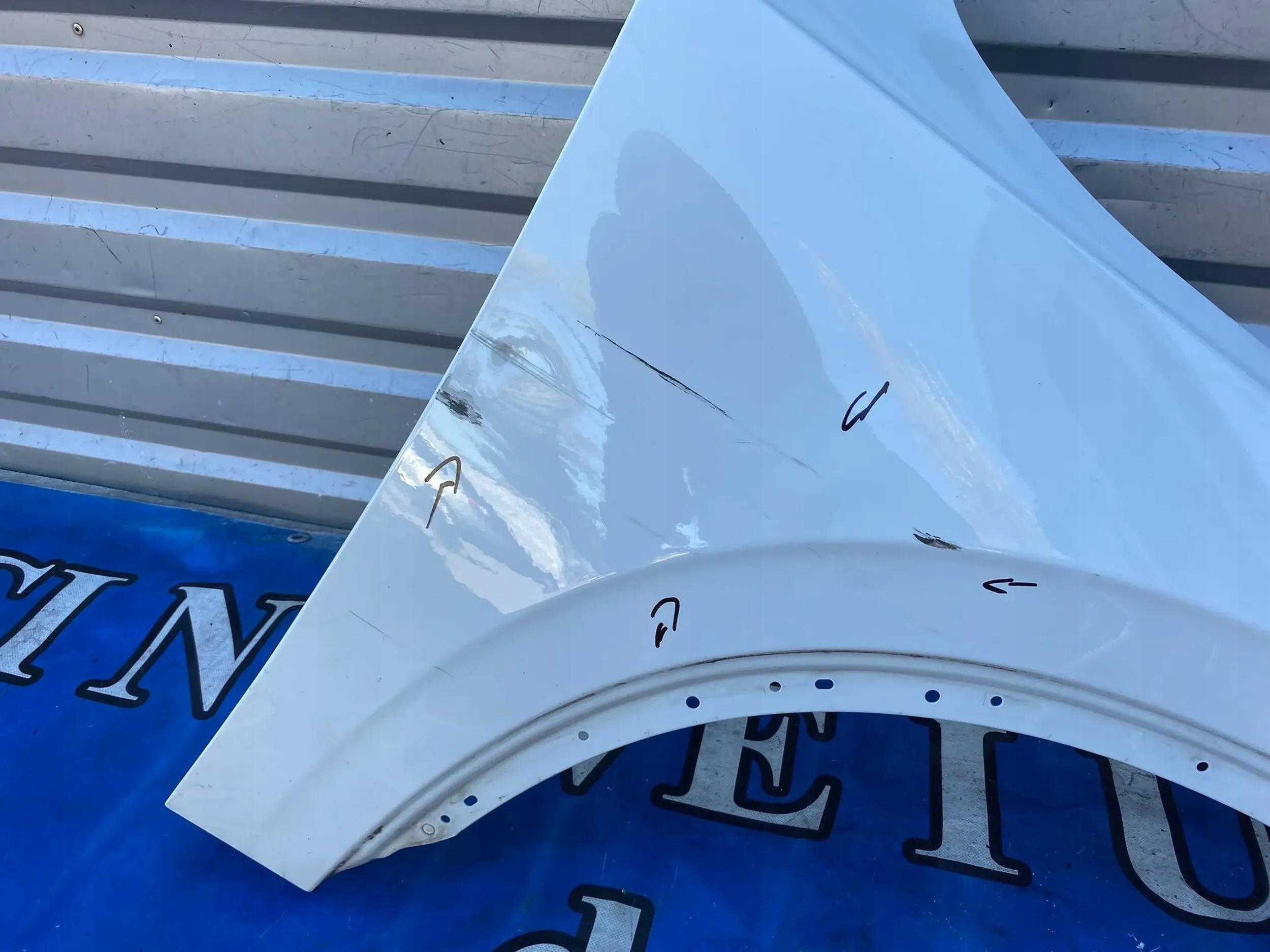 Volvo XC90 II Błotnik Przedni Prawy Strona zabudowy przód - prawa