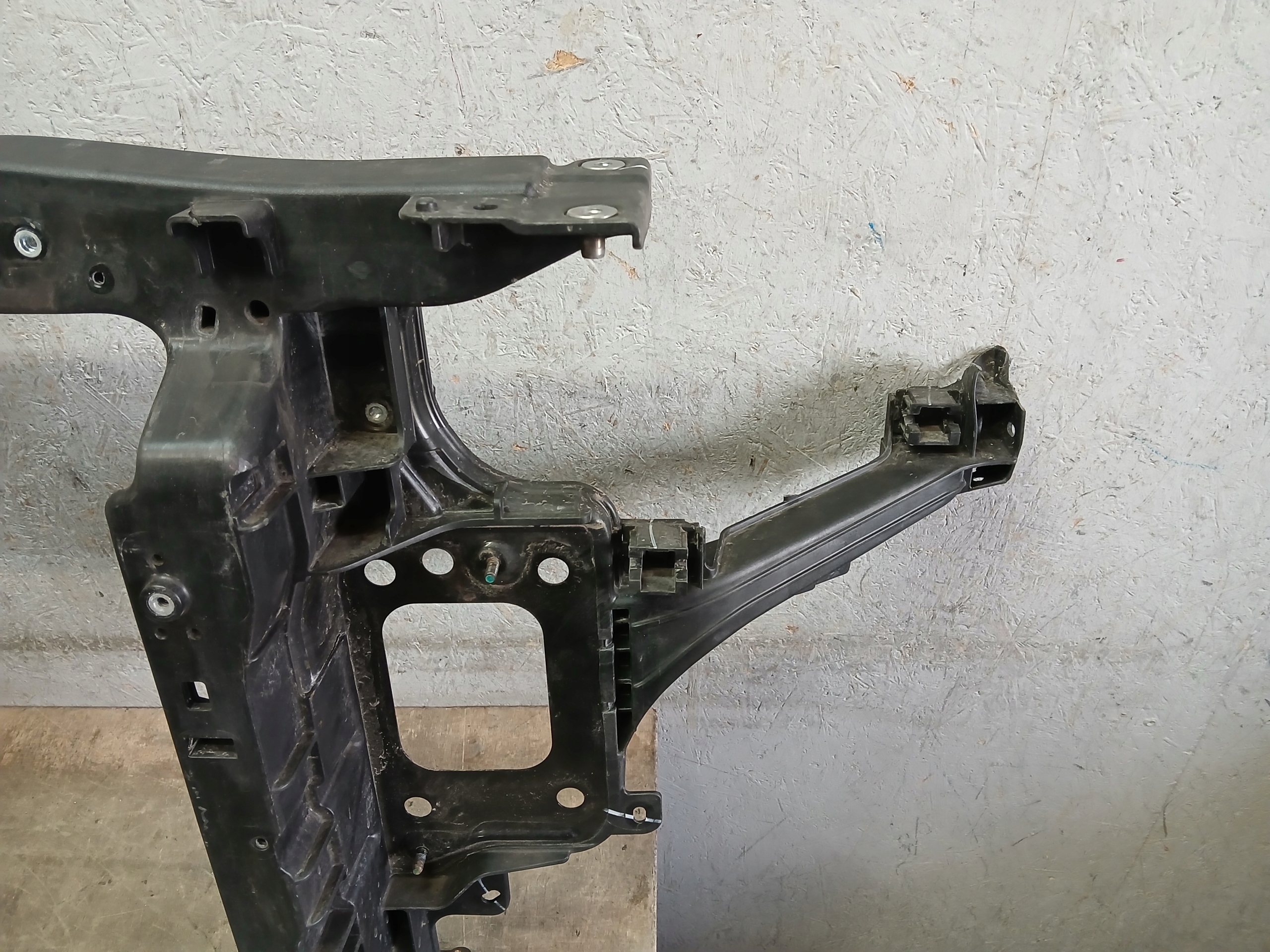 support panel for radiators HYUNDAI I30 III 3 17- 64101-G12001
