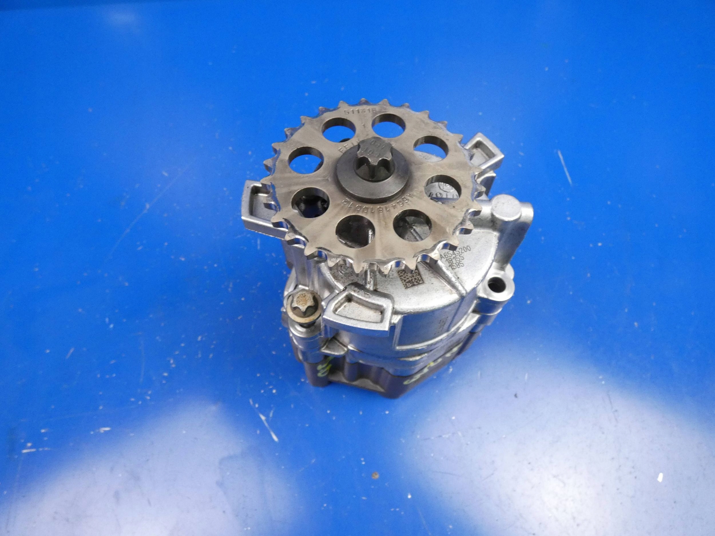 MERCEDES E class W213 W205 W253 2.0 CDI 654 oil pump