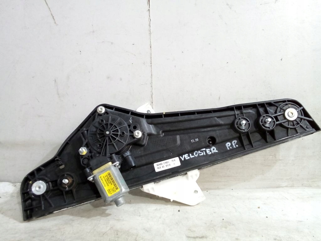 Hyundai Veloster and window regulator right front elektr 82402-2V000
