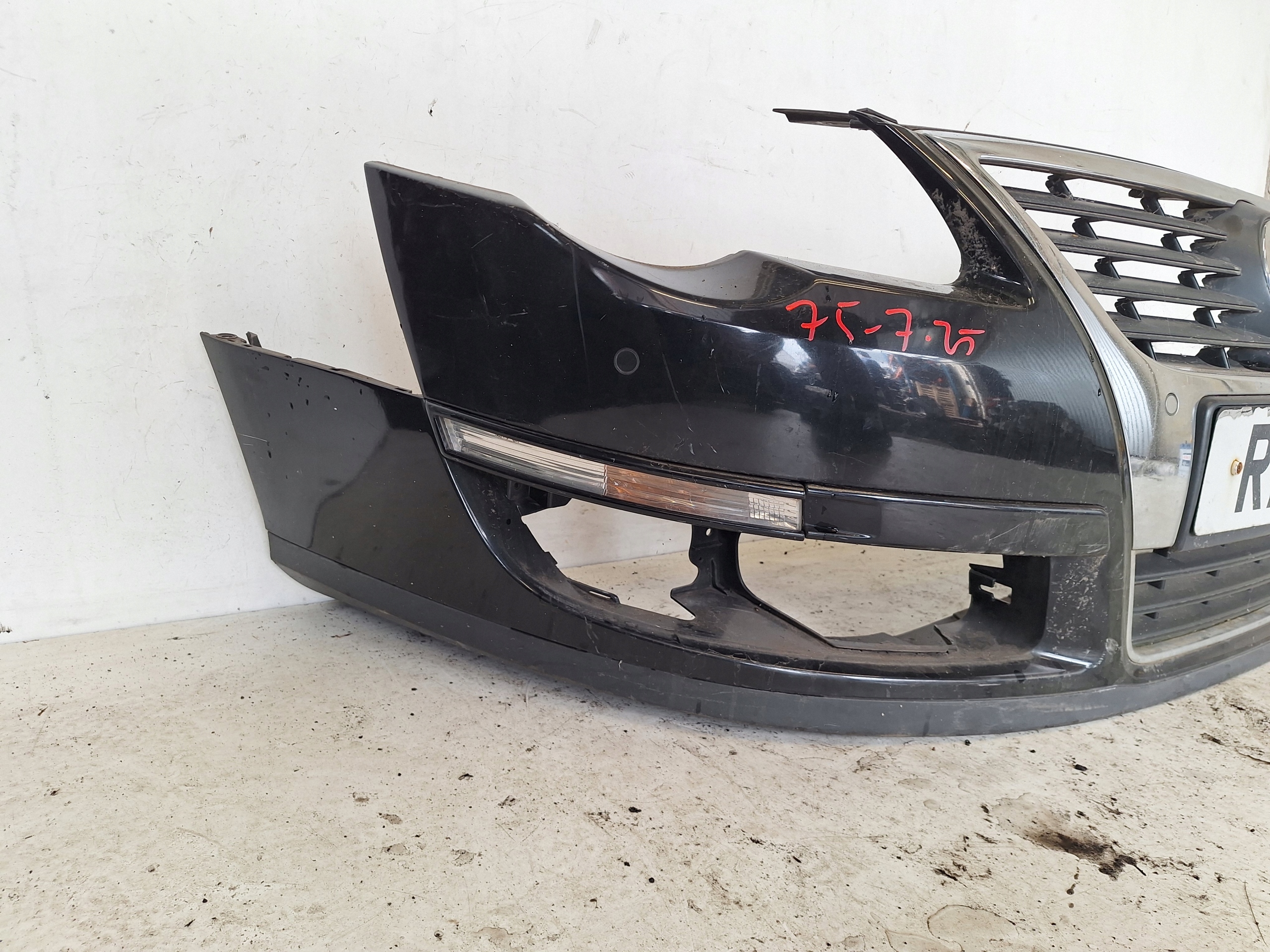 VOLKSWAGEN PASSAT B6 05-10 bumper + PDC LC9X