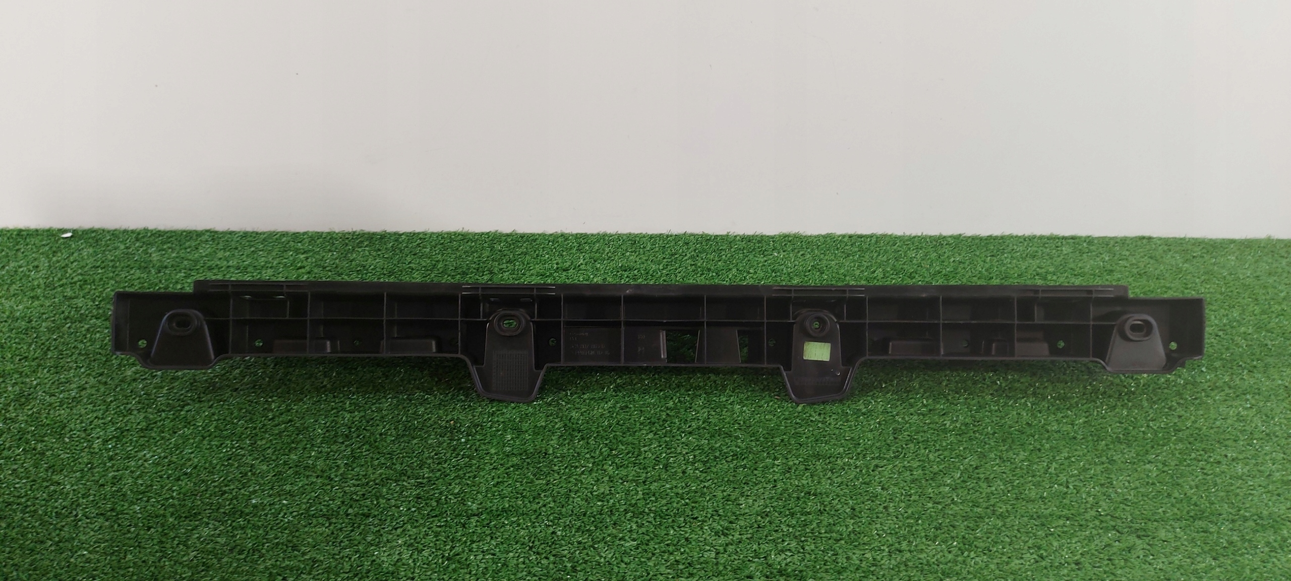 VW PASSAT CC LIFT 3C8 bumper bracket rear part central