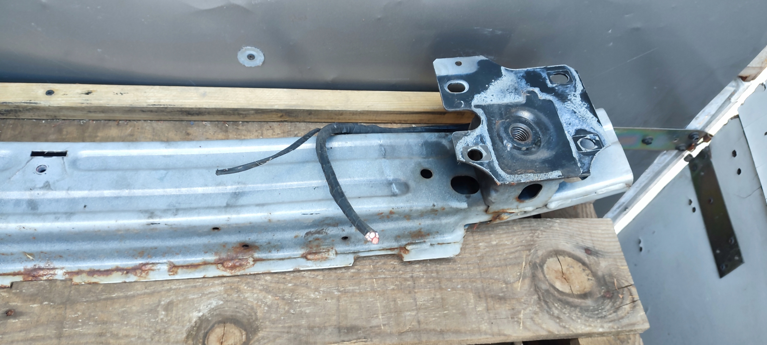 bumper support front front Jaguar XF250 MEE