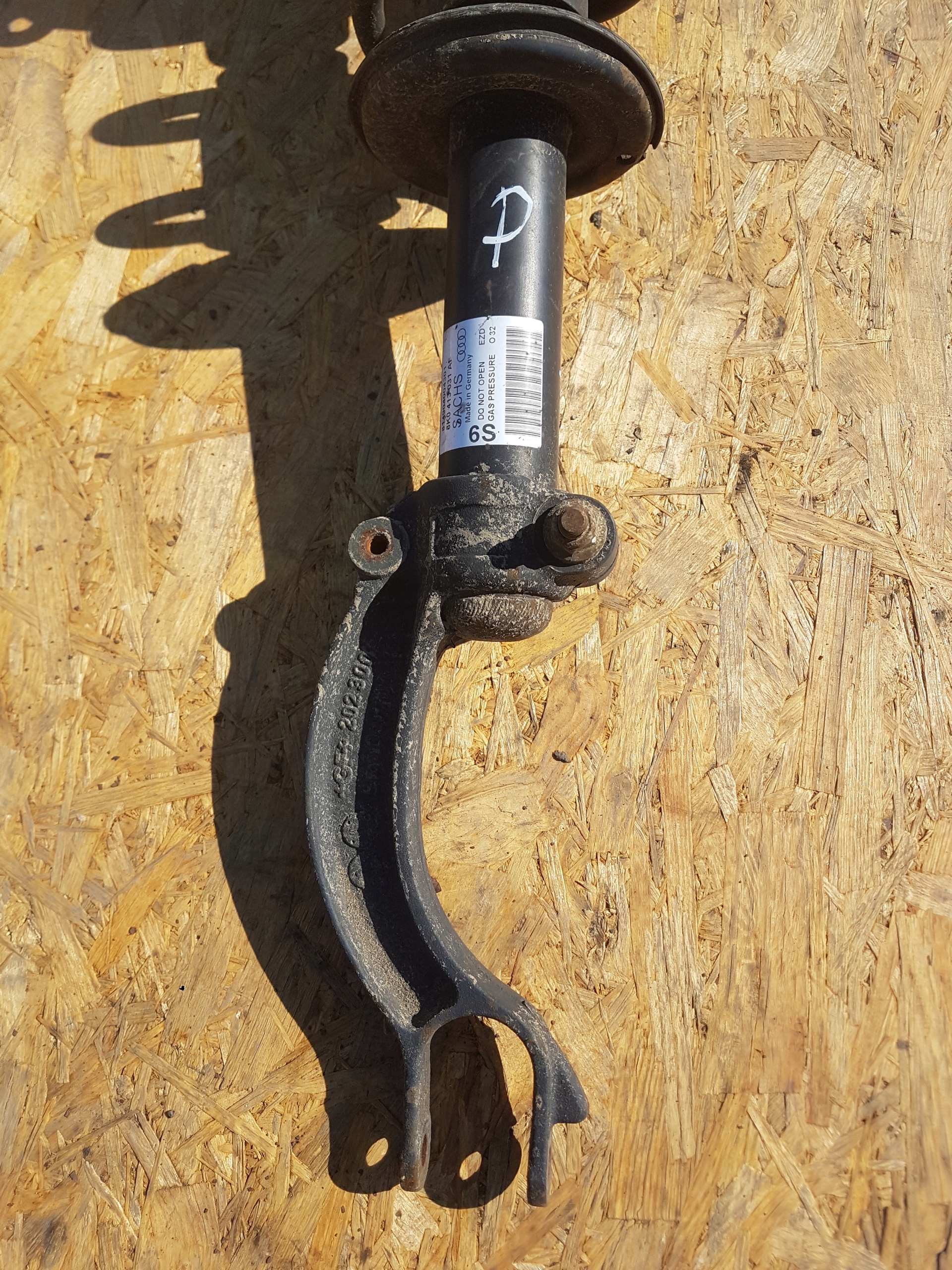 shock absorber right front AUDI A4 B8 A5 8K0413031AF