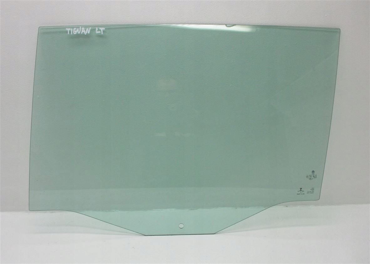 5NL845025 - Стекло двери левое заднее VW TIGUAN II 2016R. VITRO