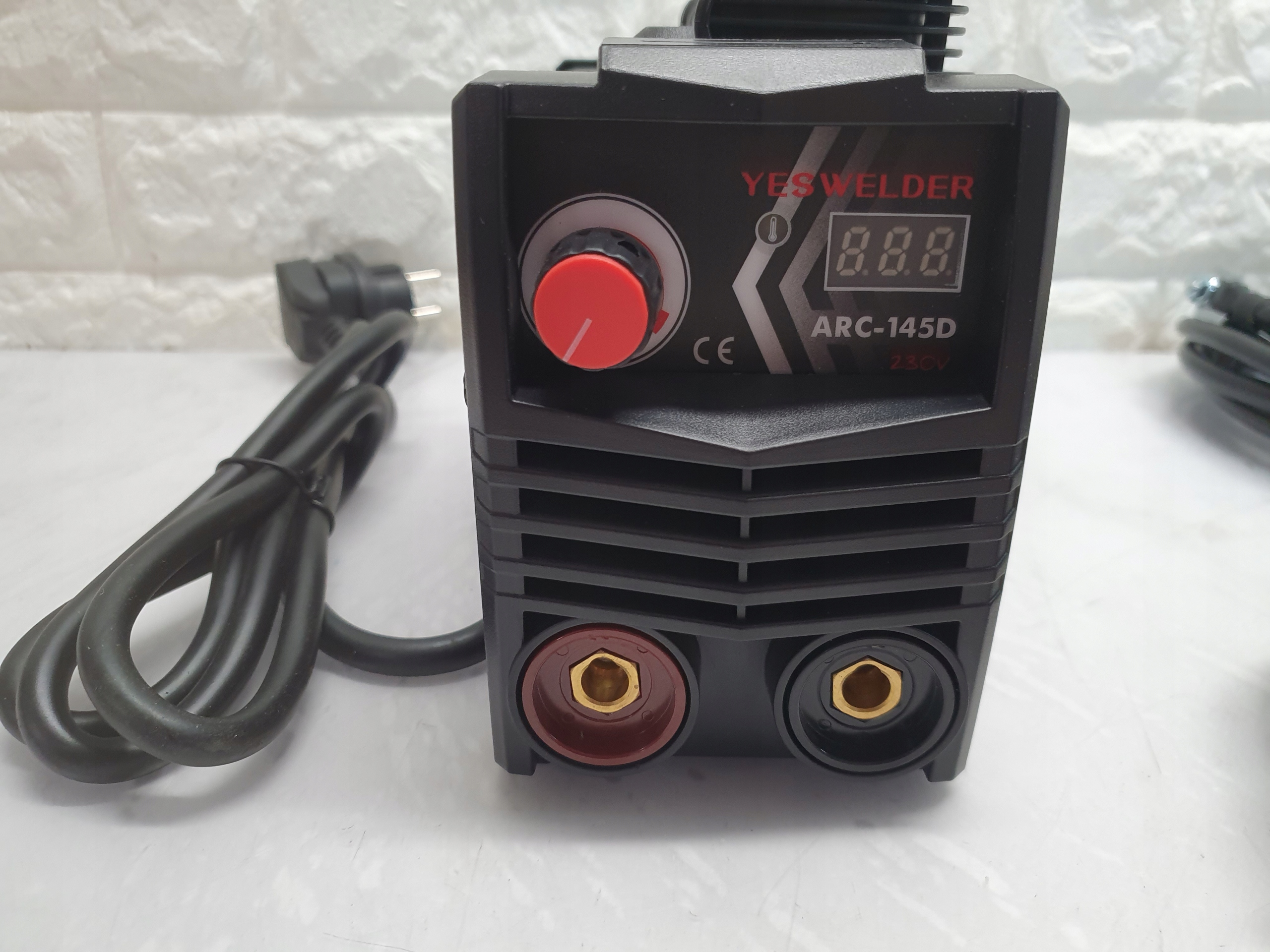 G40 Spawarka łukowa YESWELDER 145A 230 V Marka inna