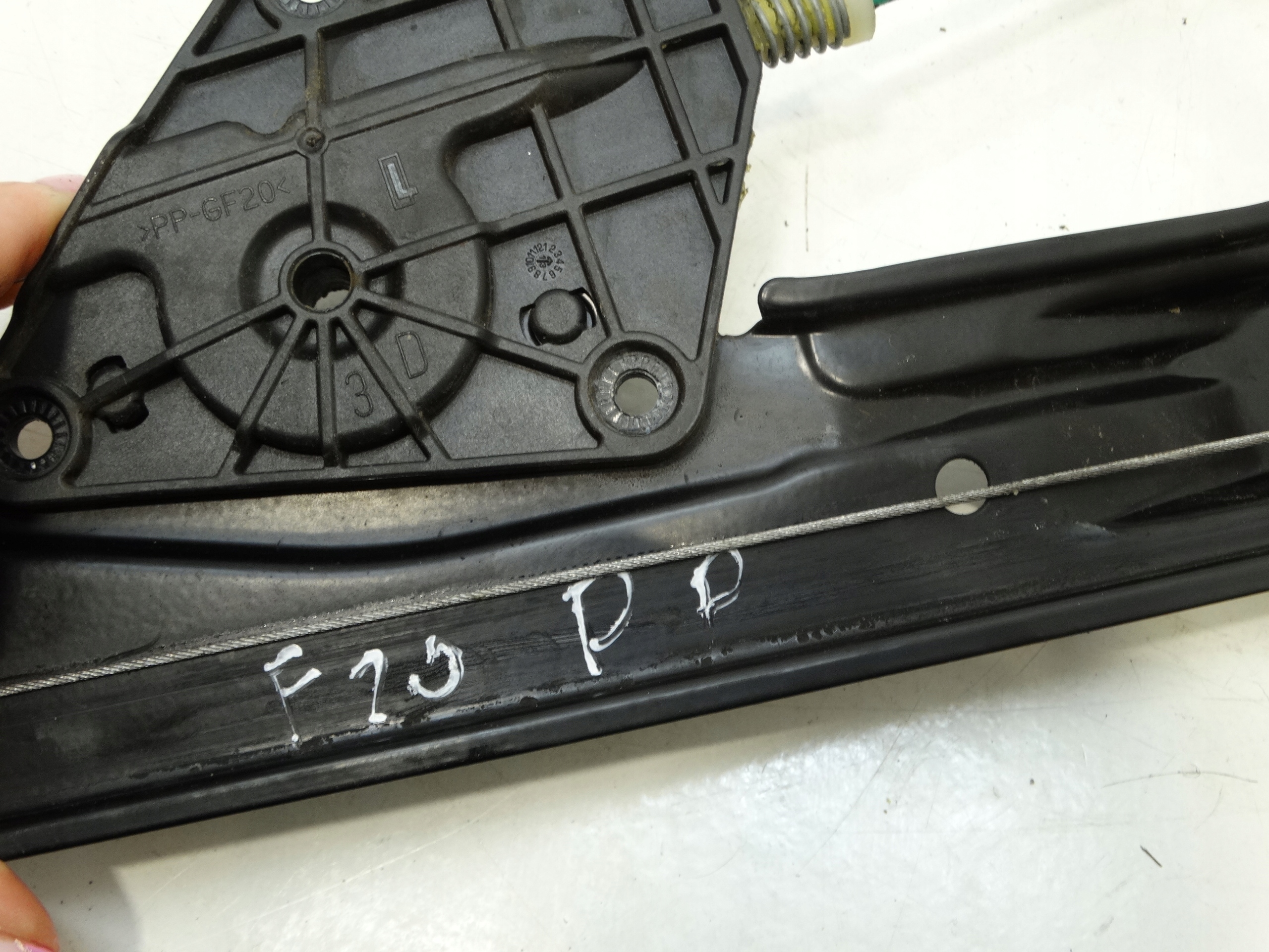 mechanism windows right front BMW F20 2013R. 13262410