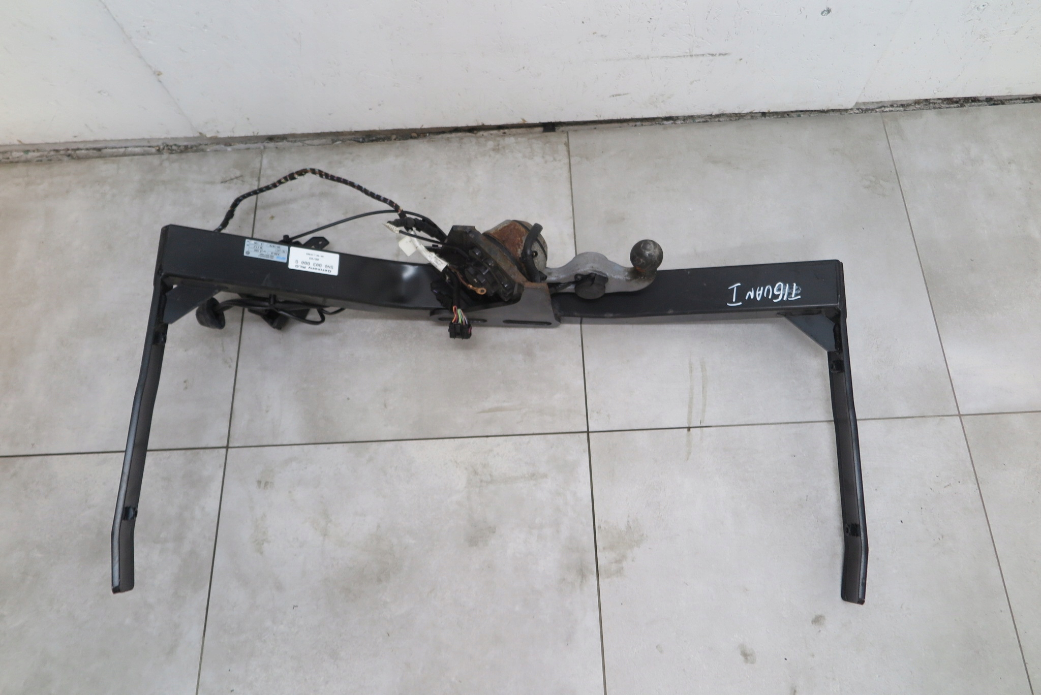 HAK HOLOWNICZY ELEKTRYCZNY TIGUAN I 5N0