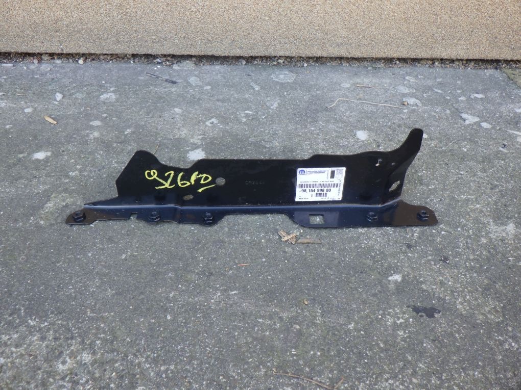 CITROEN C3 III 16- supporto staffa parafango sinistro anteriore