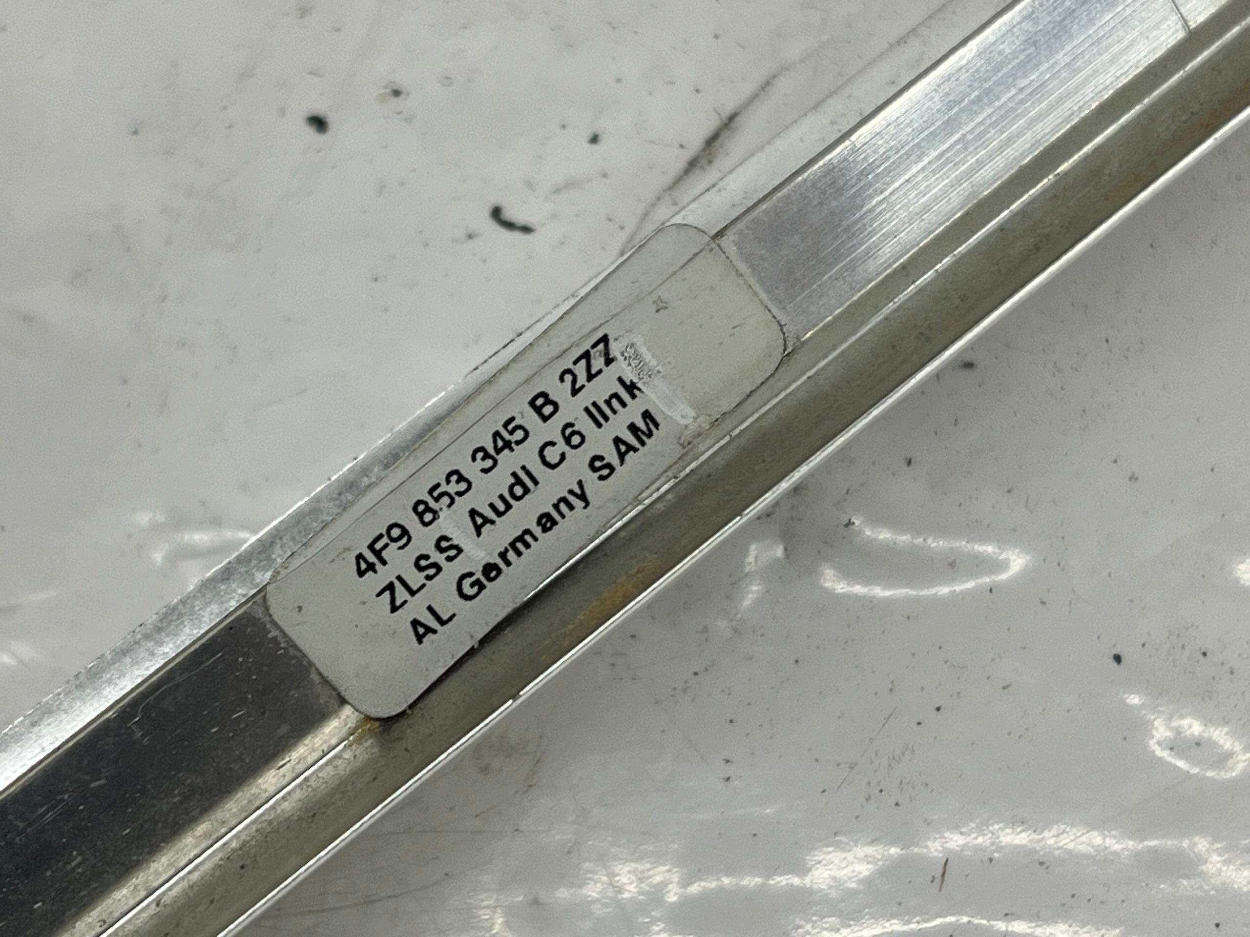 Audi A6 S6 C6 4F moulding windows bocznej 4F9853345B