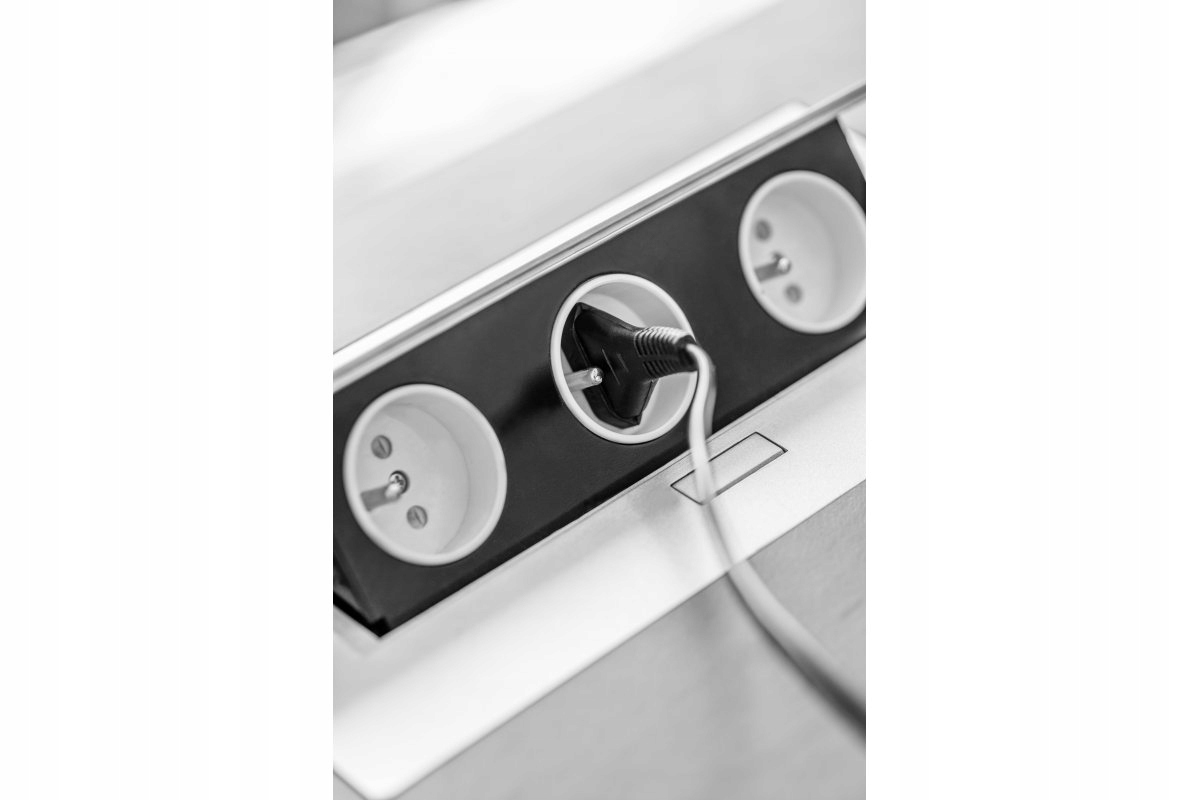 Prodlužovací zásuvková zásuvka 3x230V, zapuštěná, bílá