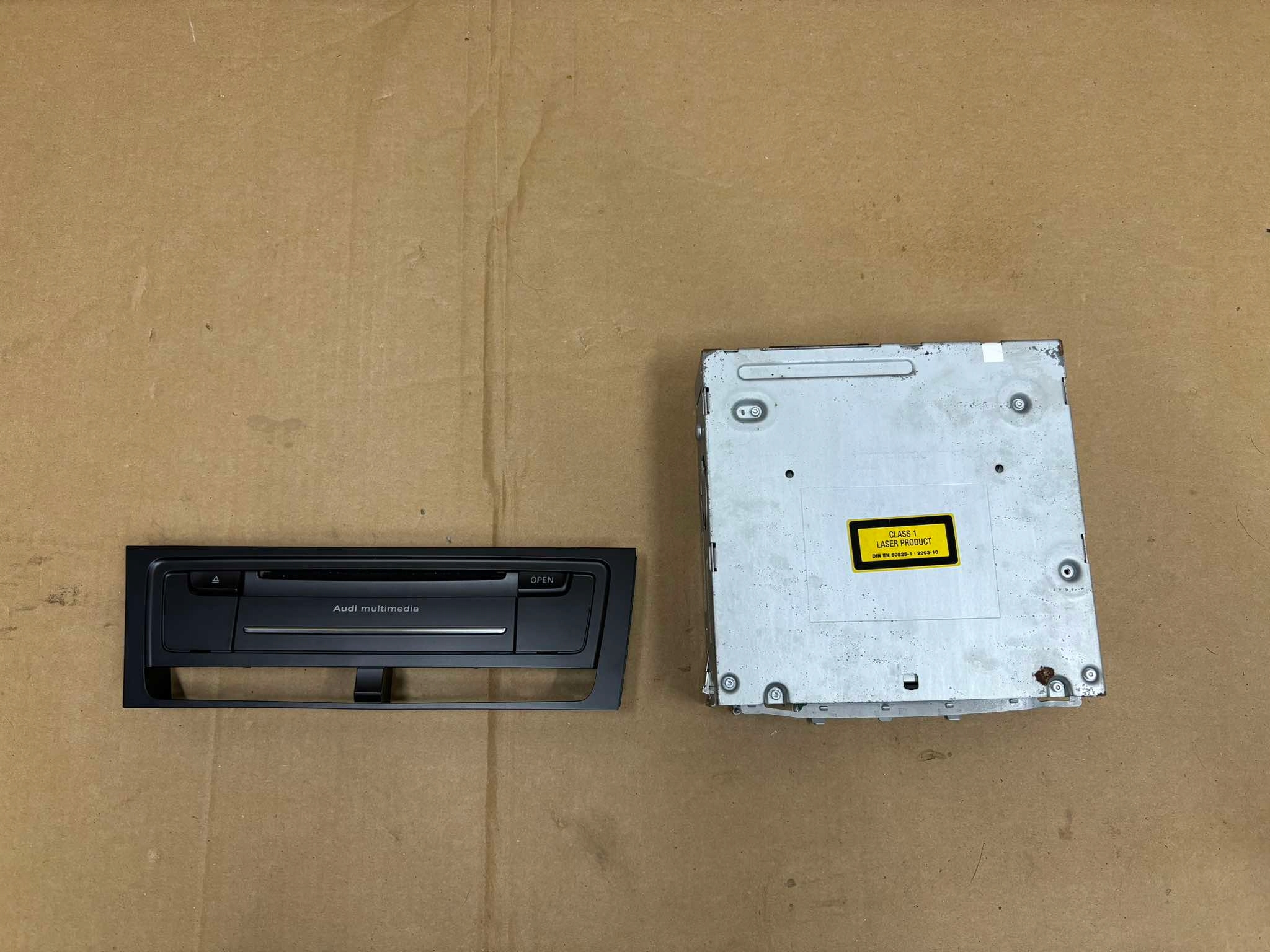 player navigation devices AUDI A4 B8 8T1035652G