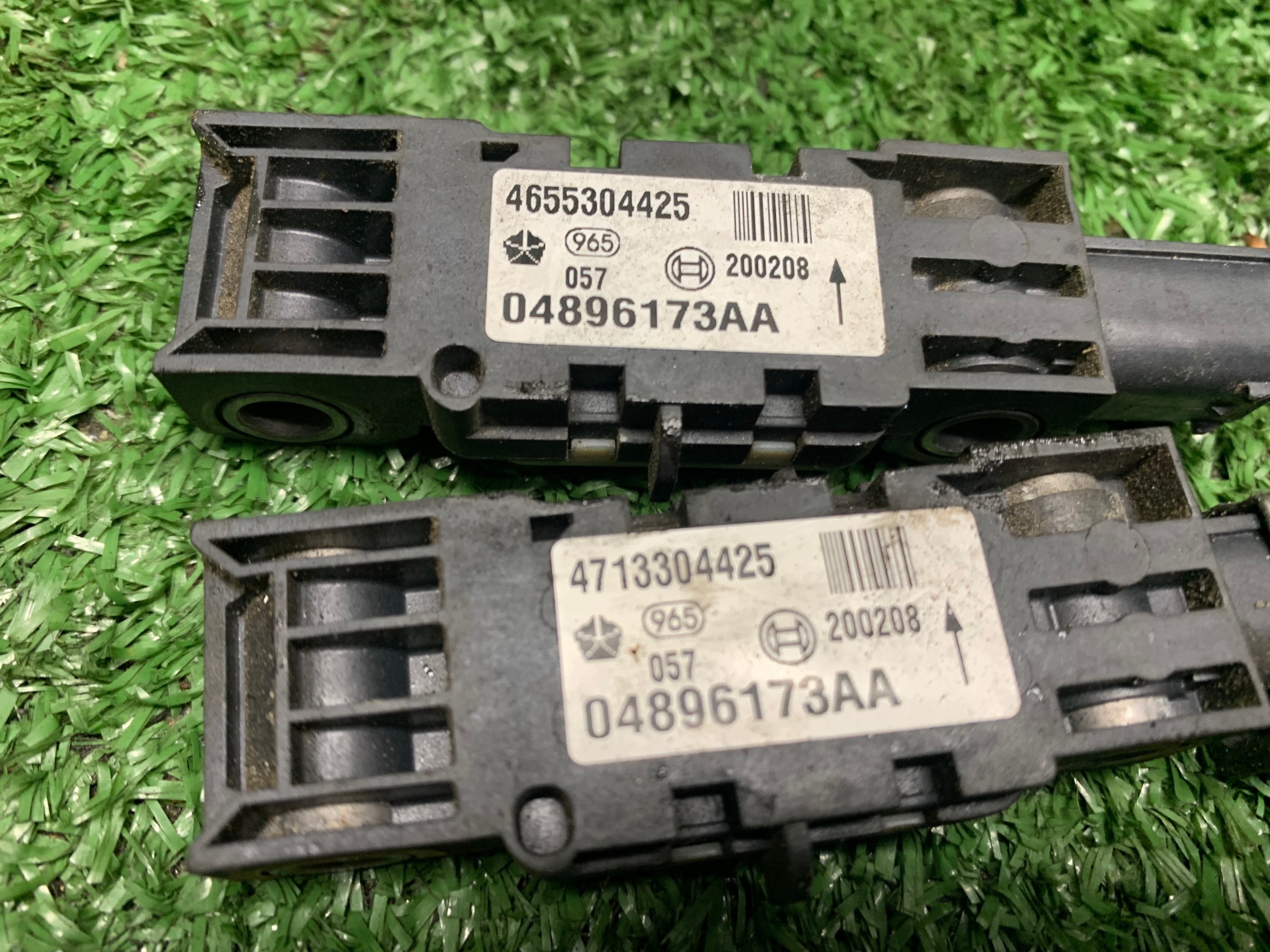 CHRYSLER 300C impact sensor 04896173AA