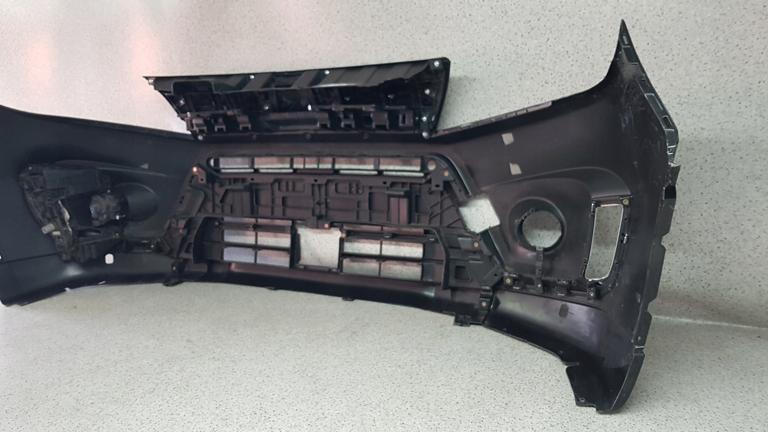SUZUKI GRAND VITARA III 3 LIFT 2018 - bumper front 9193