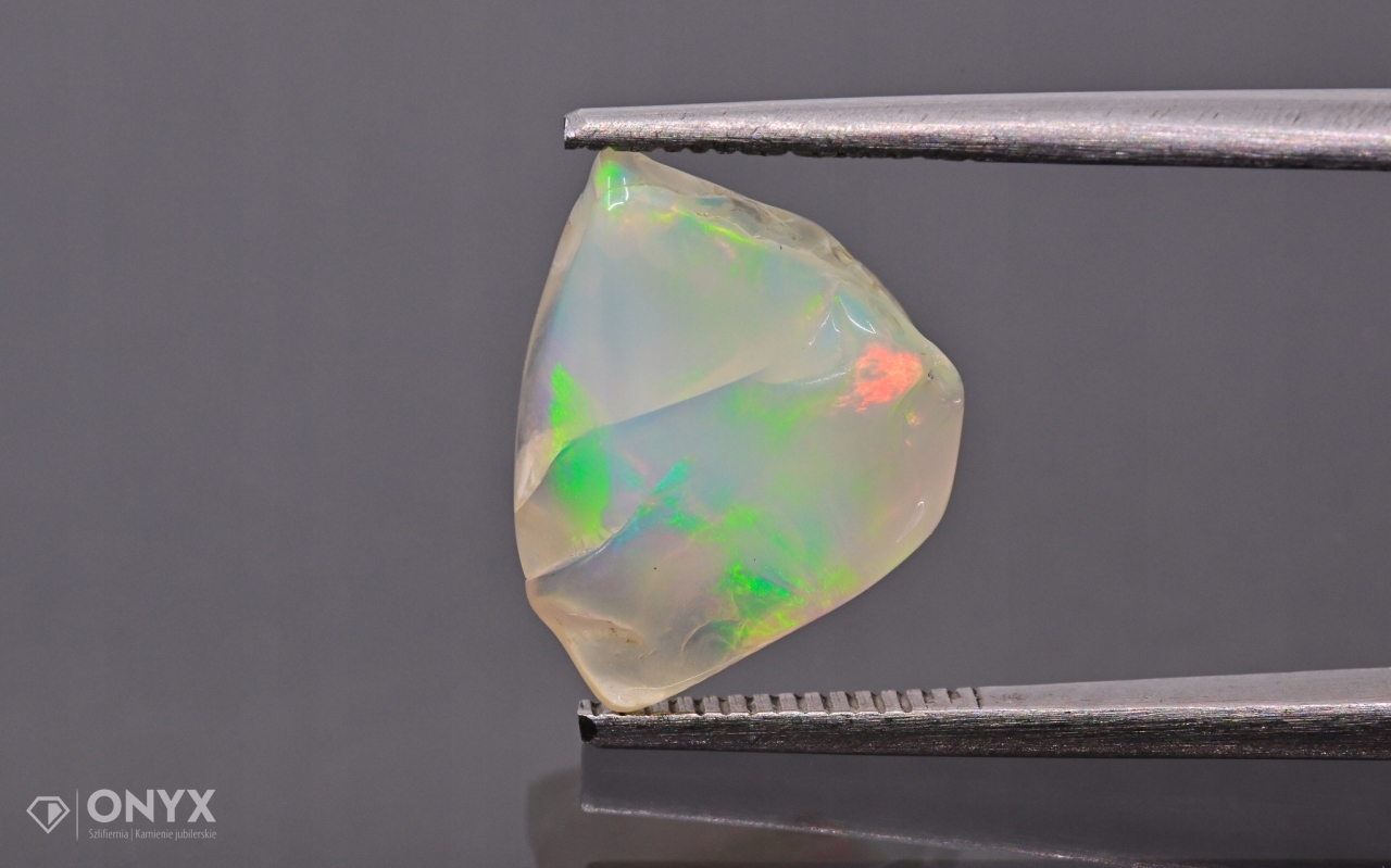 Opal z Etiopie hrudky 13,5x10 mm