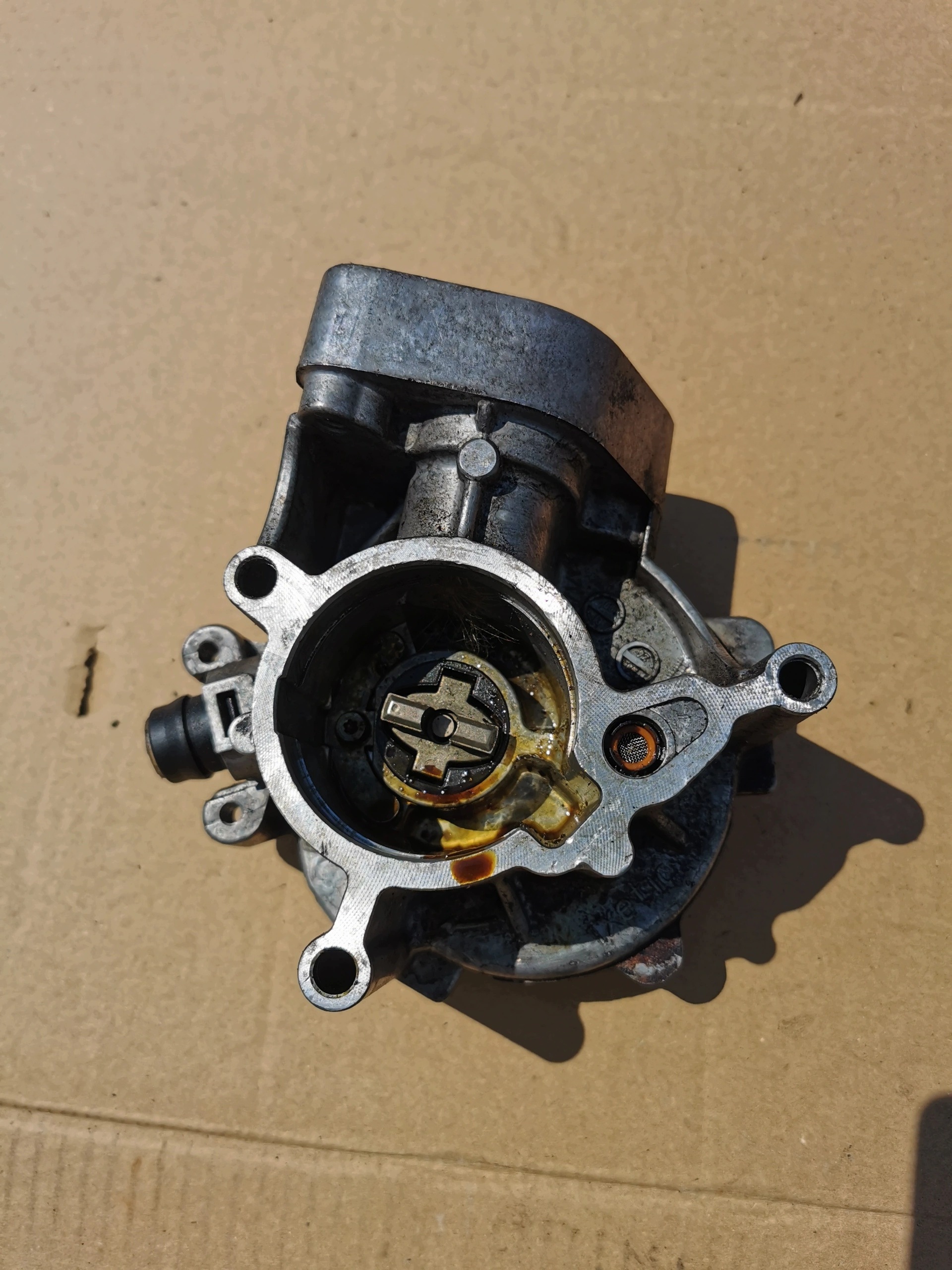 AUDI S3 A6 2.0 TFSI 06L145100B WACUM VACUM pumpa