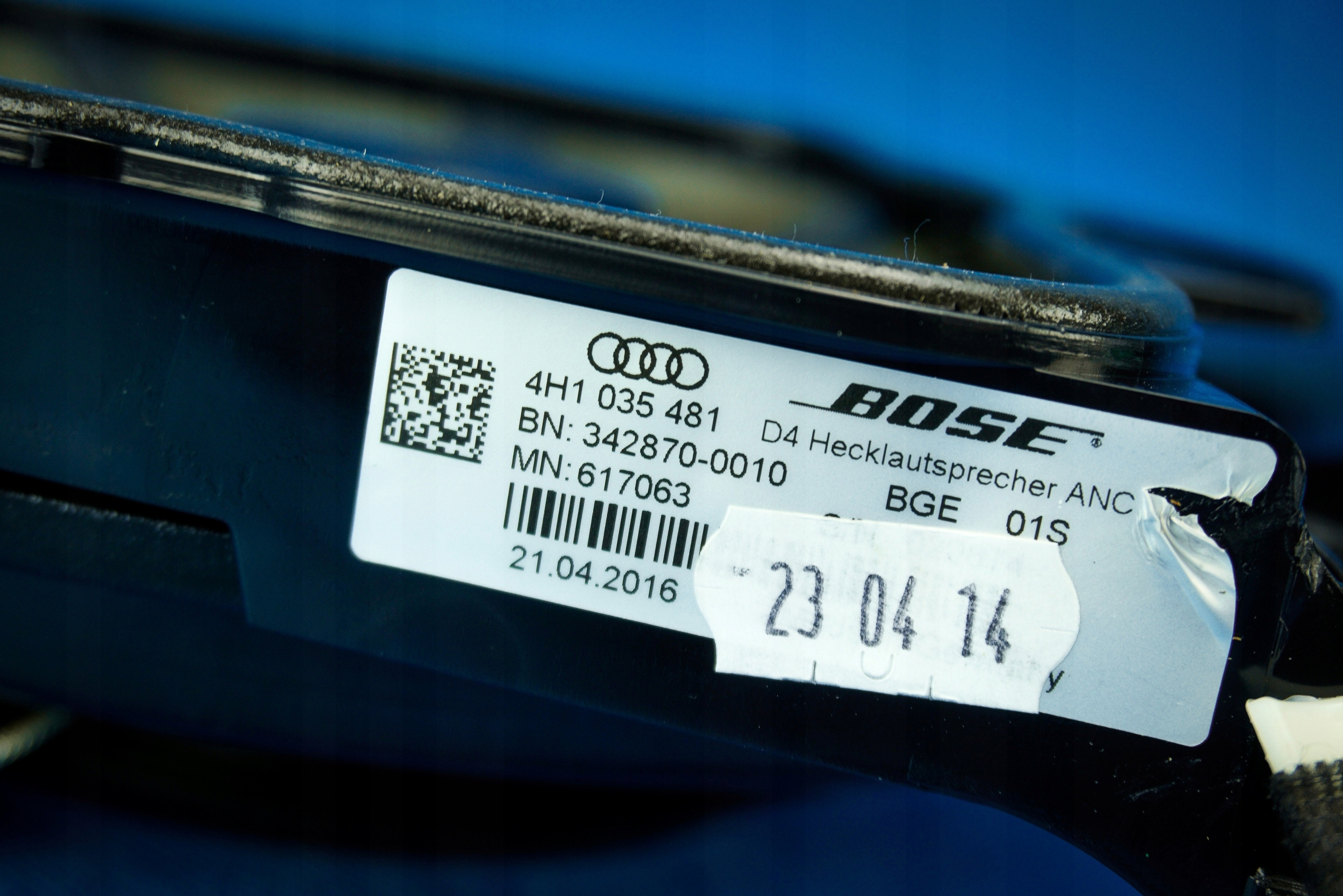speaker niskotonowy rear part Audi A8 4H 4H1035481 Bose