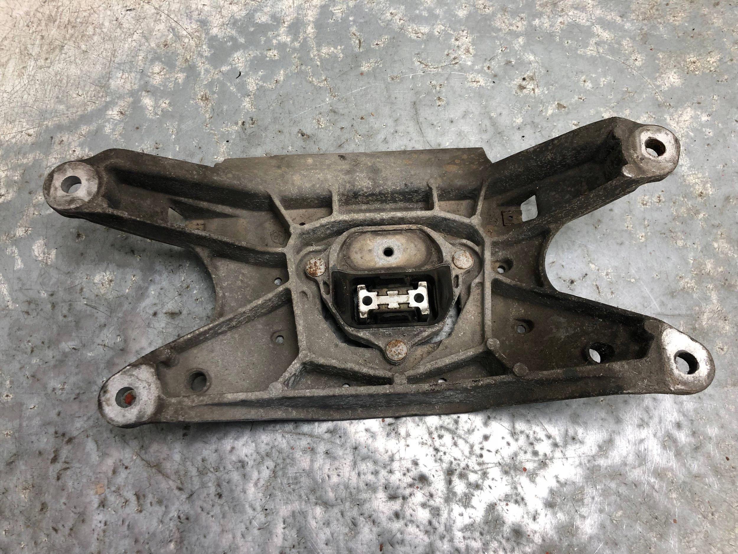 holder gearbox mounting AUDI A4 B8 8K0399263K