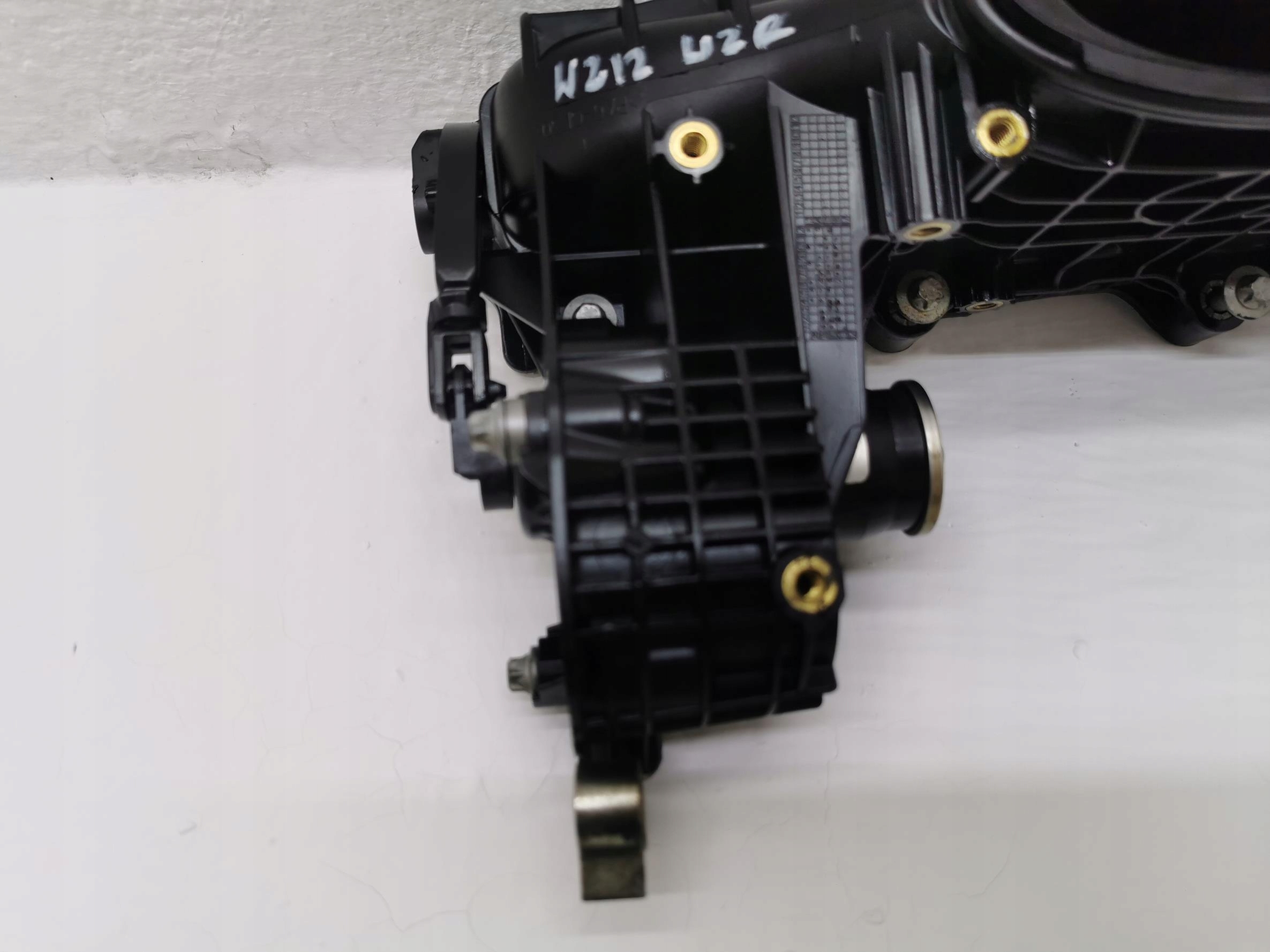 intake manifold MERCEDES E-KLASA W212 A6510900037