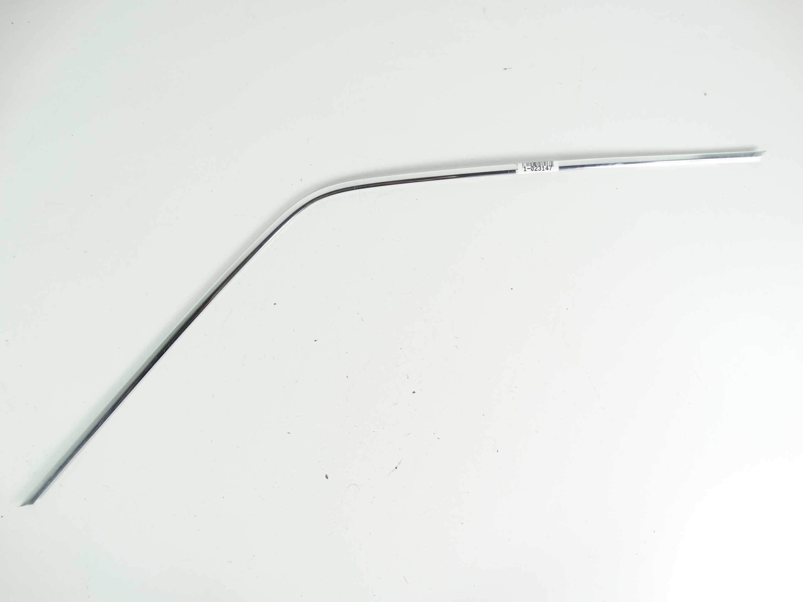 Mercedes W126 хромированная накладка окна двери правая передняя